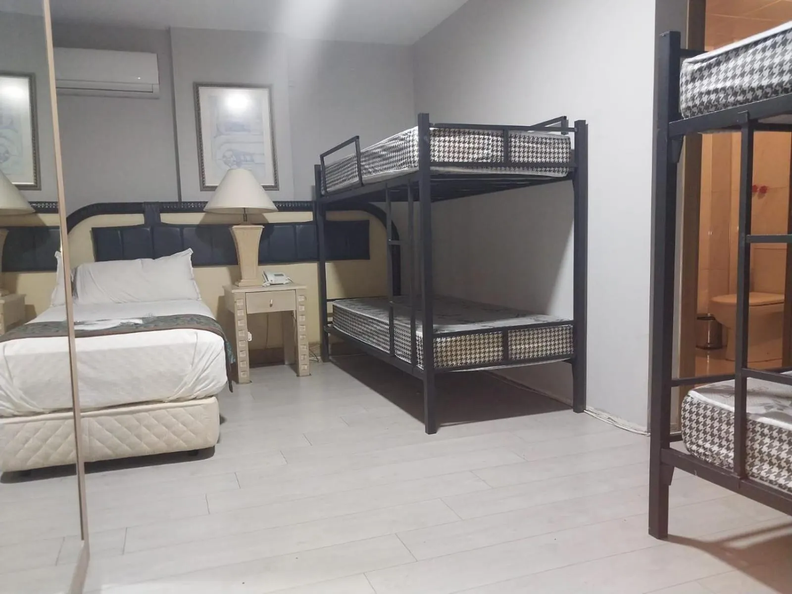 Photo of the whole room, Bed in Sever Hotel