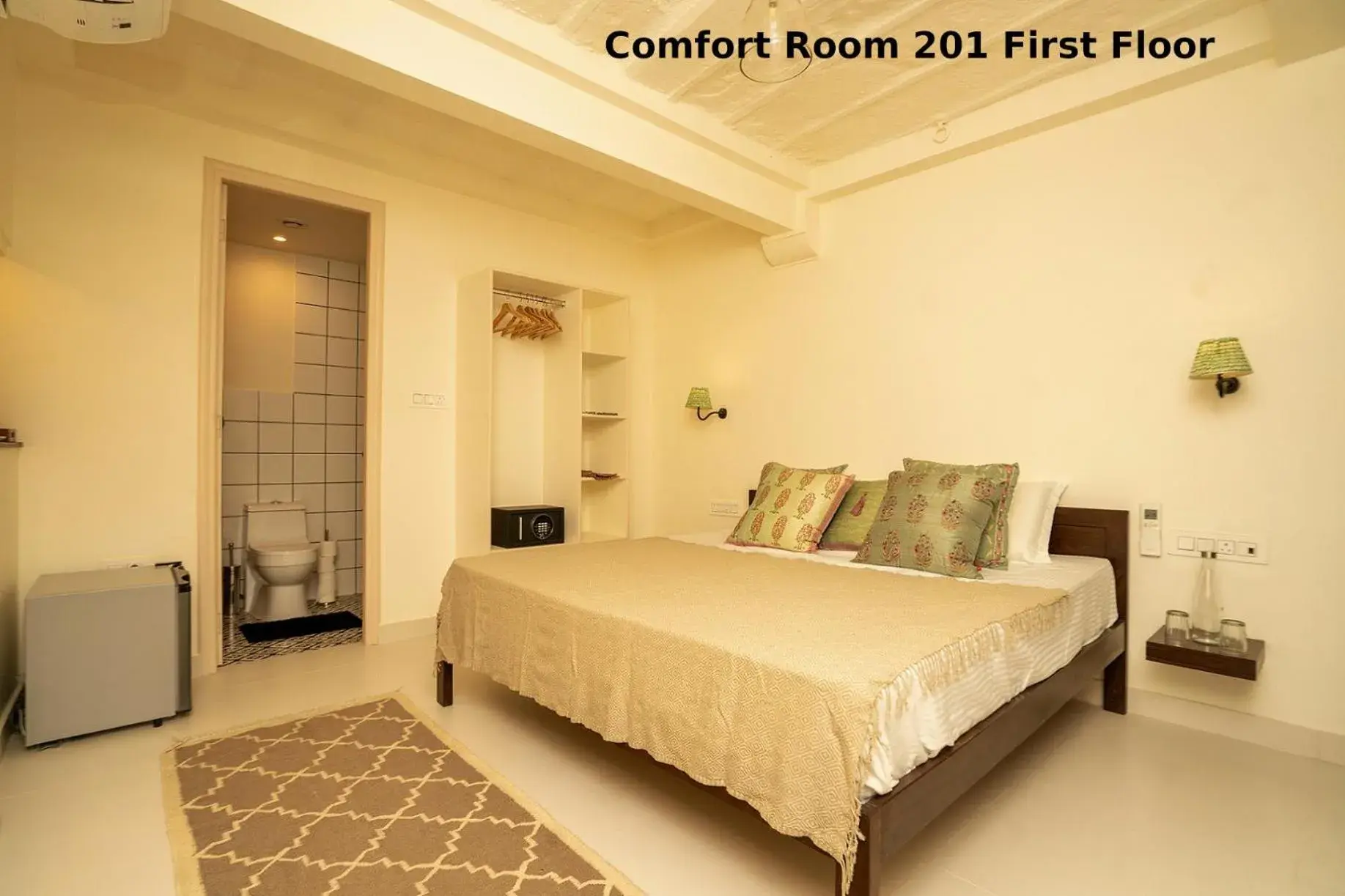 Deluxe Double Room with Shower in Aakash Heritage Haveli Deluxe Double Room with Shower in Aakash Heritage Haveli