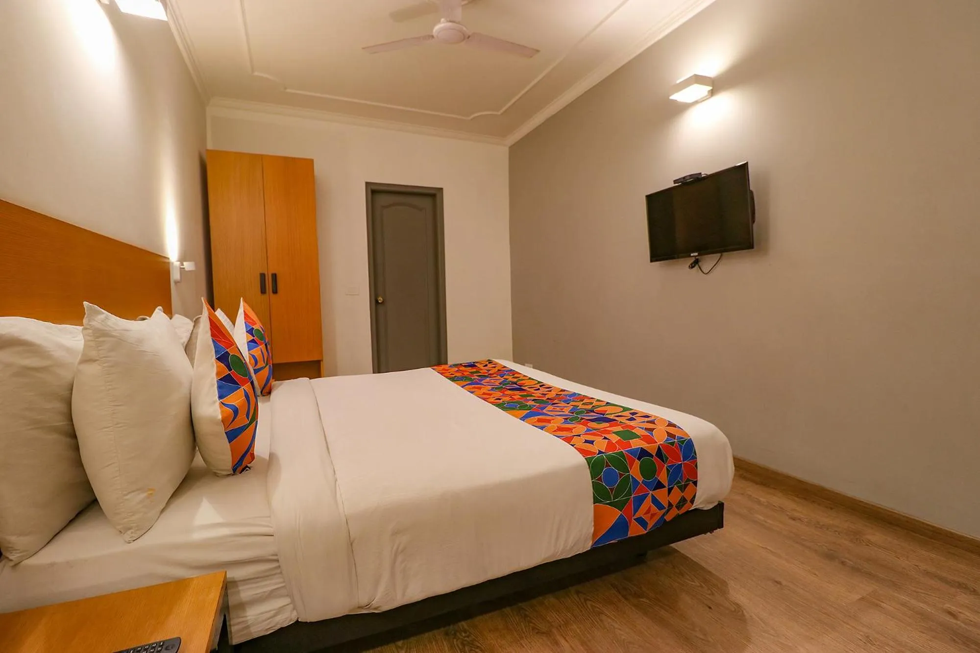 TV and multimedia, Bed in FabHotel Lord Inn