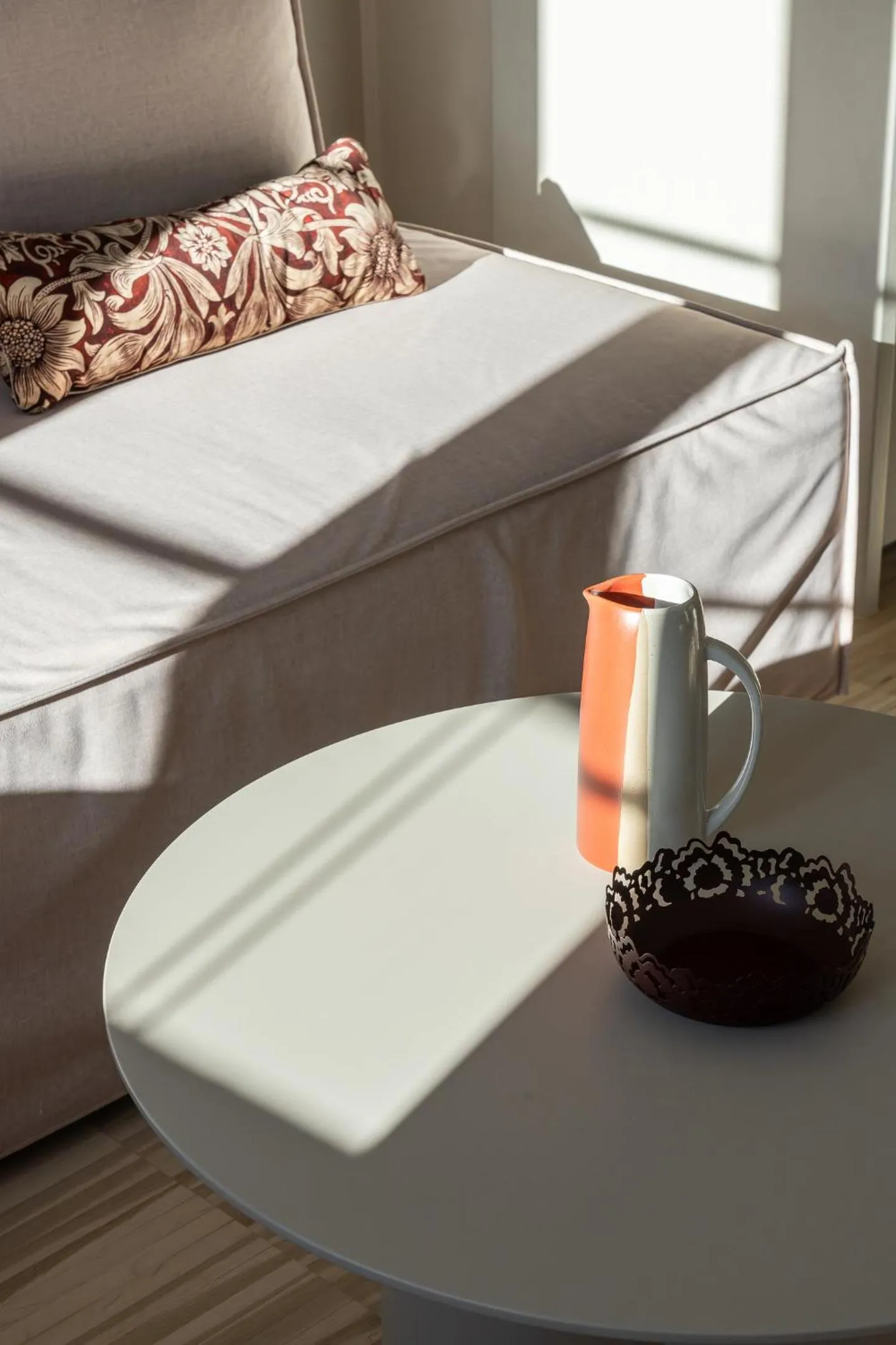 Decorative detail, Bed in RentPlanet - Apartamenty Rynek