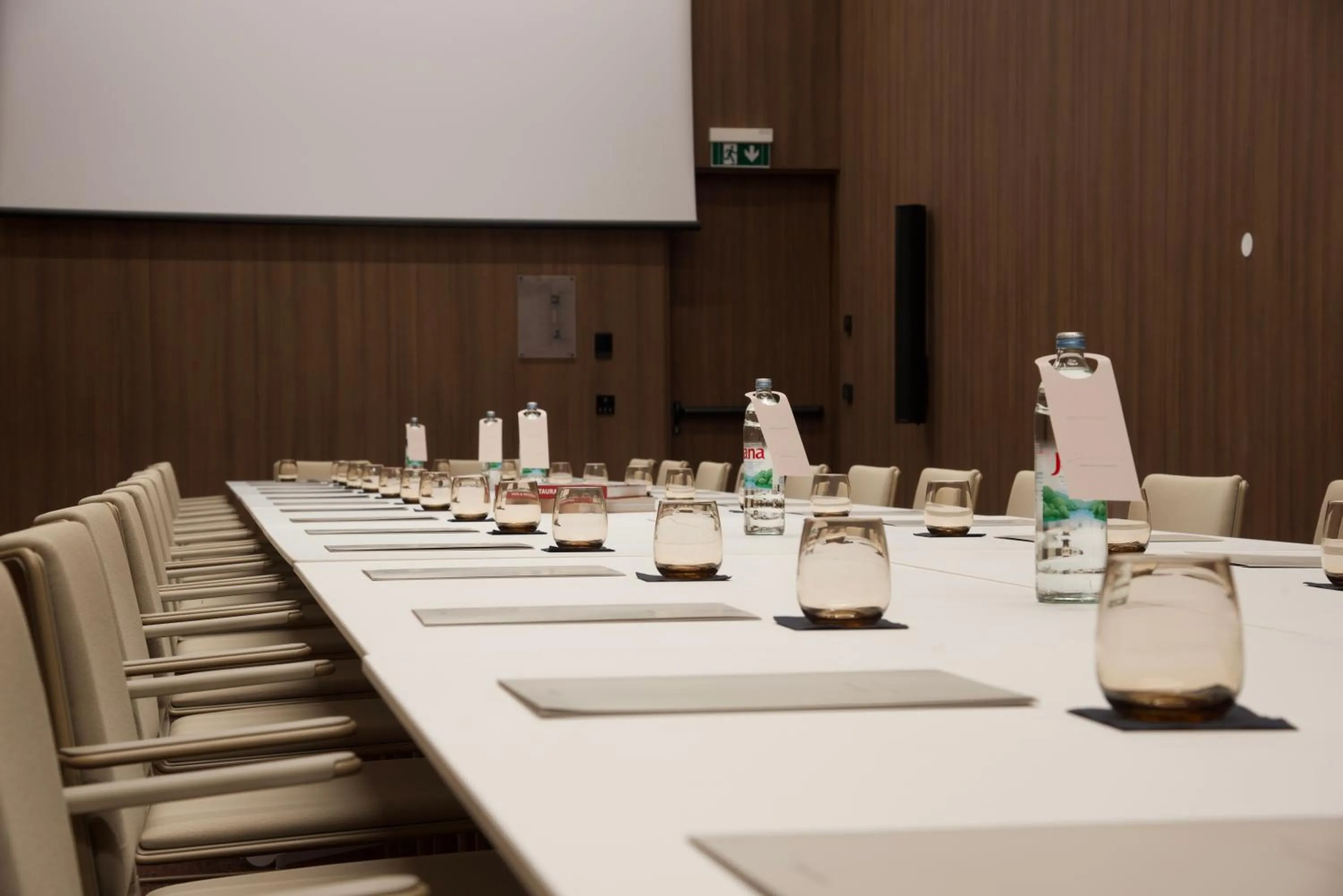 Meeting/conference room in Hotel Sumratin