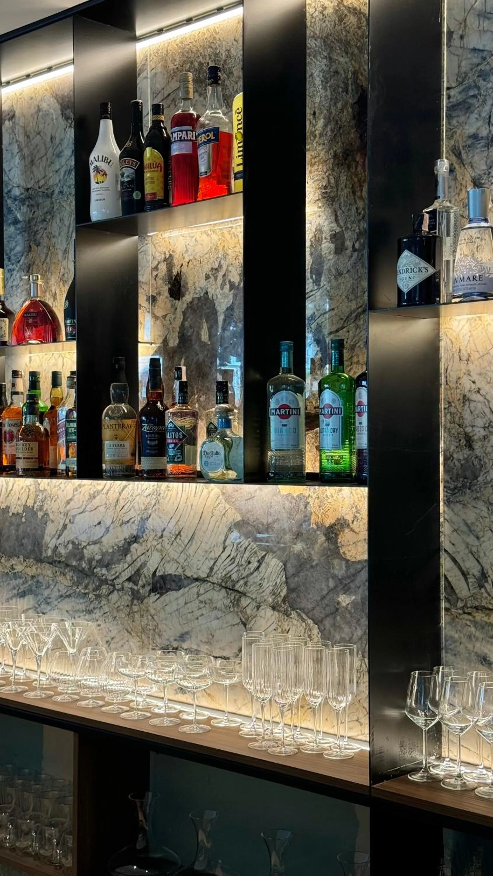 Lounge or bar in Hotel Sumratin