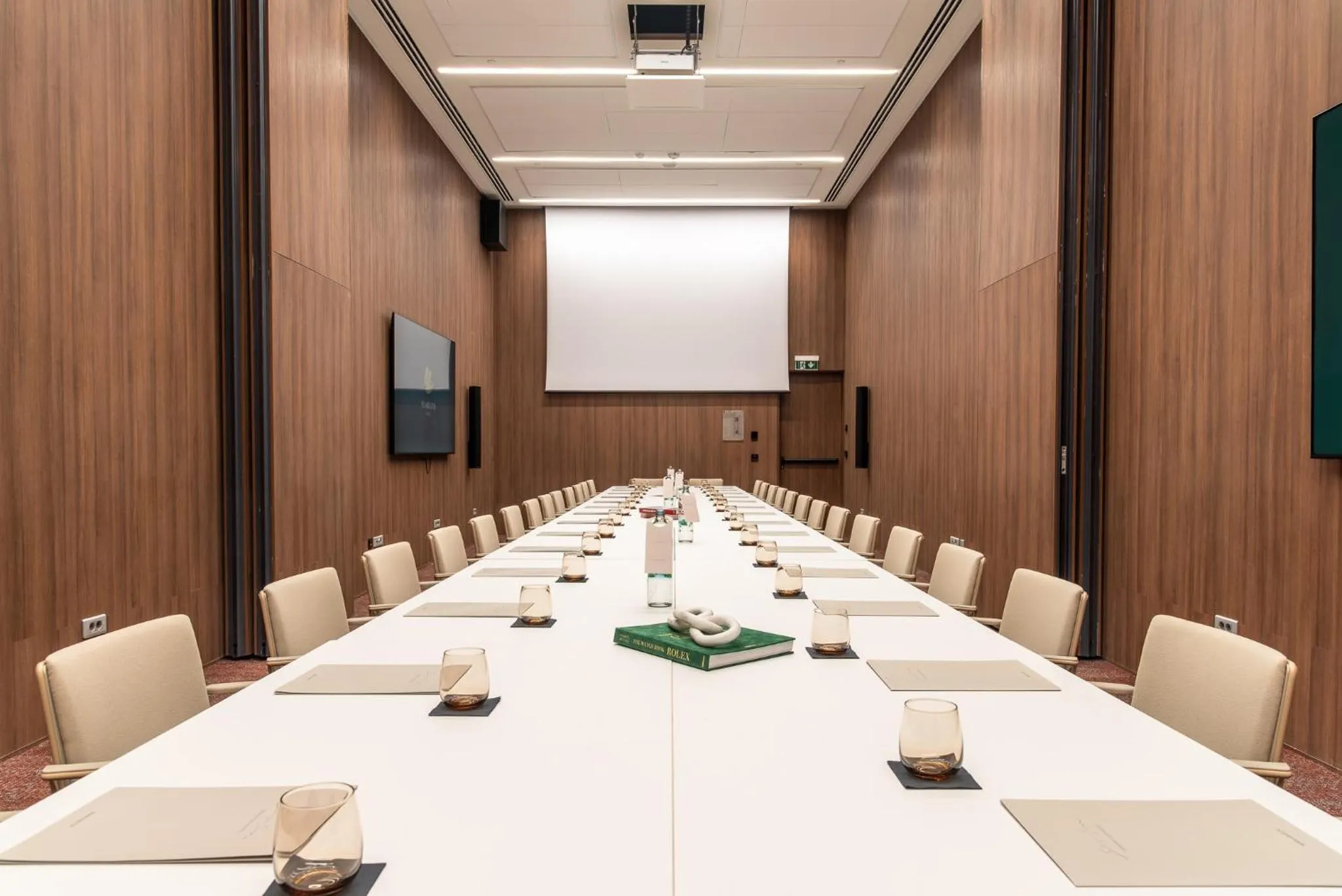 Meeting/conference room in Hotel Sumratin