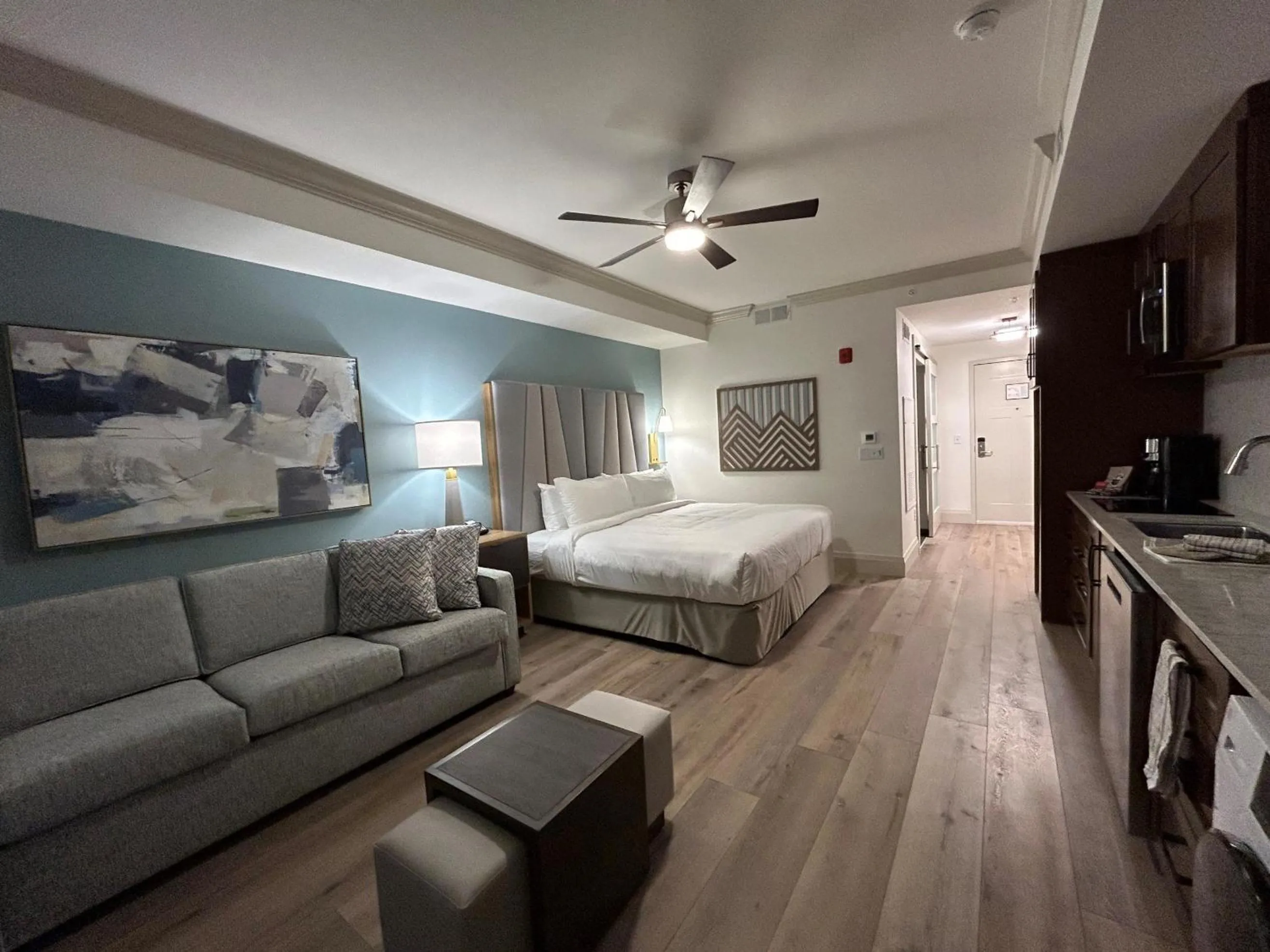 Bed in Hilton Vacation Club Mill Springs Lodge Pigeon Forge