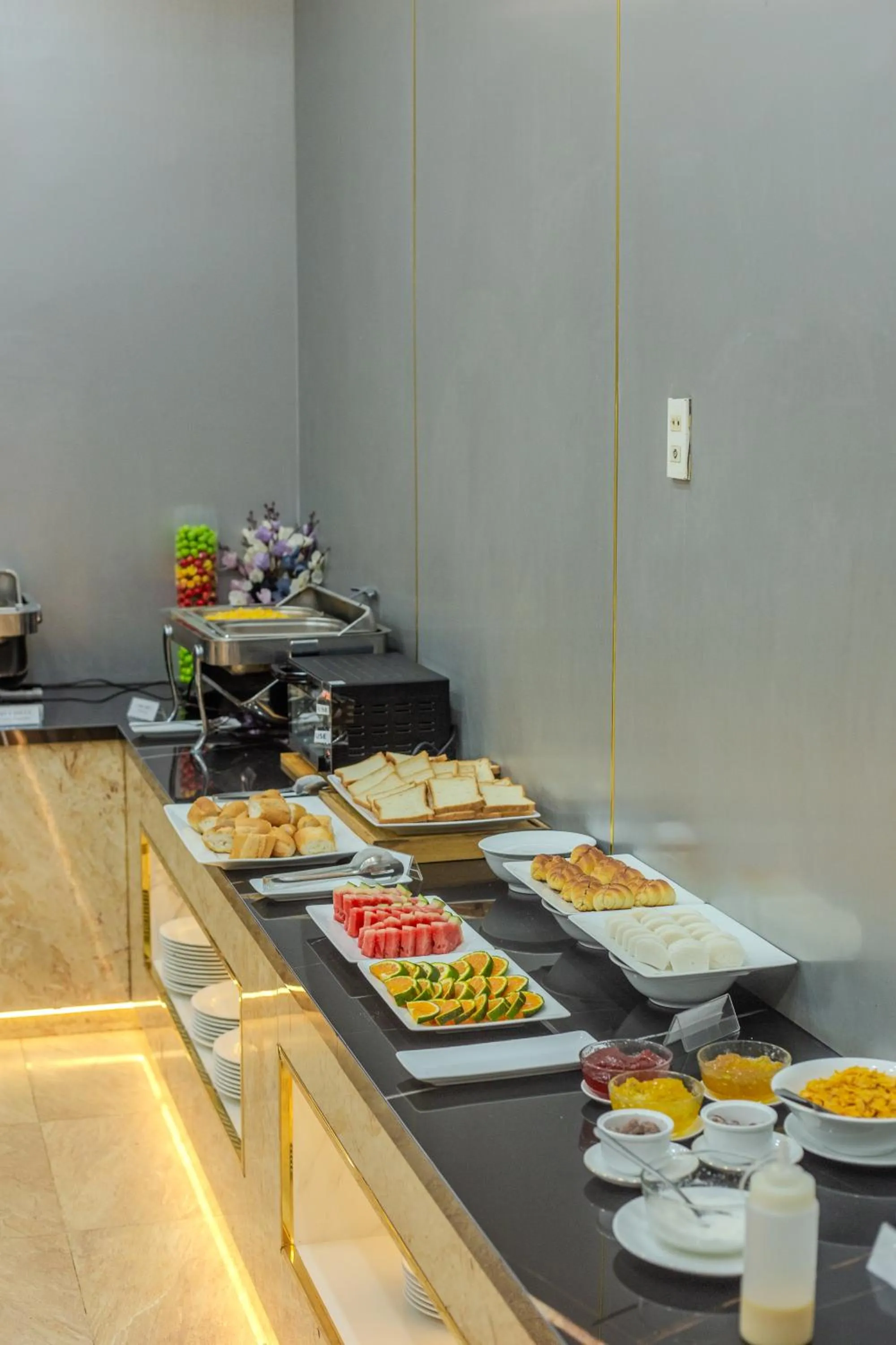 Food and drinks in Richico Apartments And Hotel