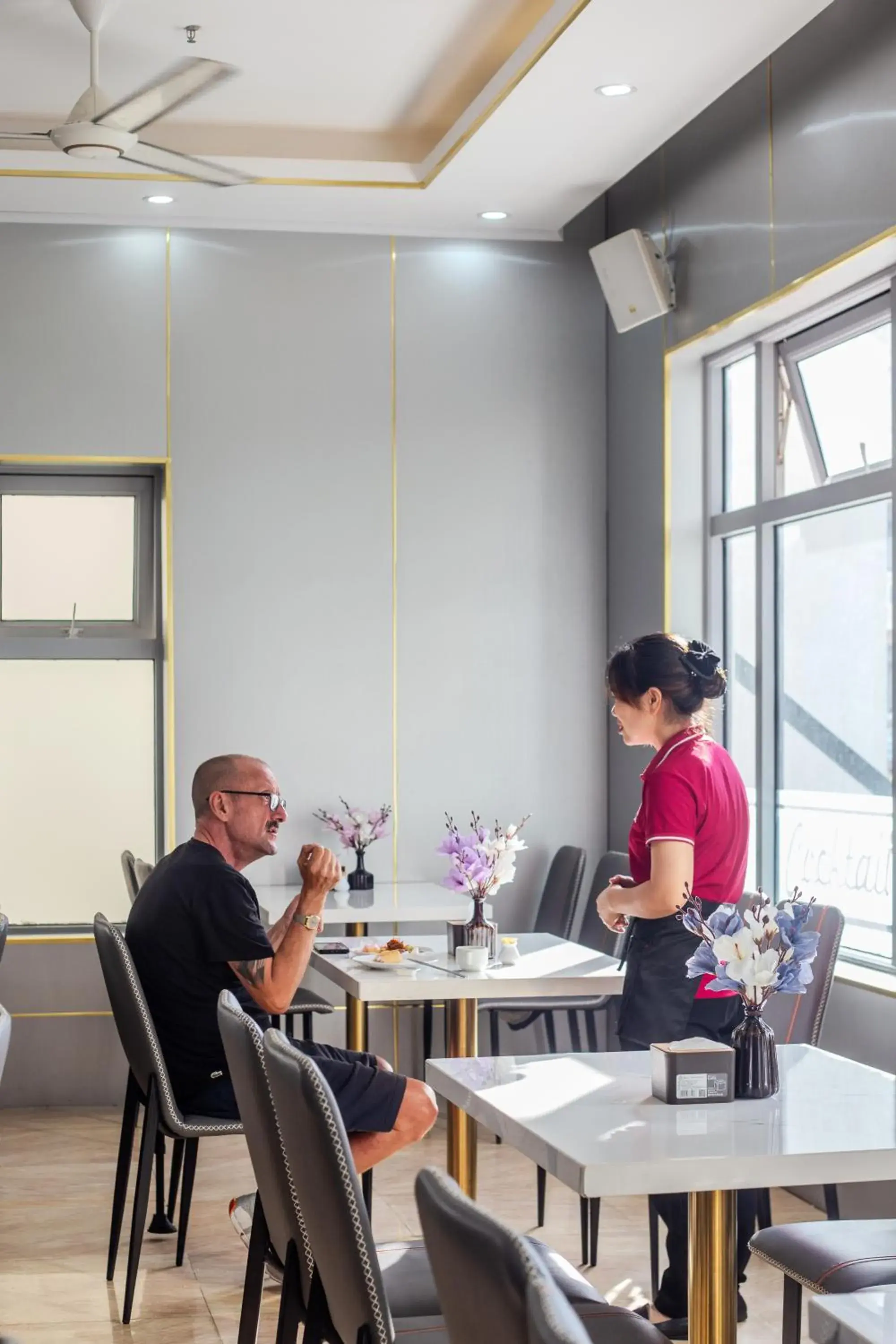 Restaurant/places to eat in Richico Apartments And Hotel Restaurant/places to eat in Richico Apartments And Hotel