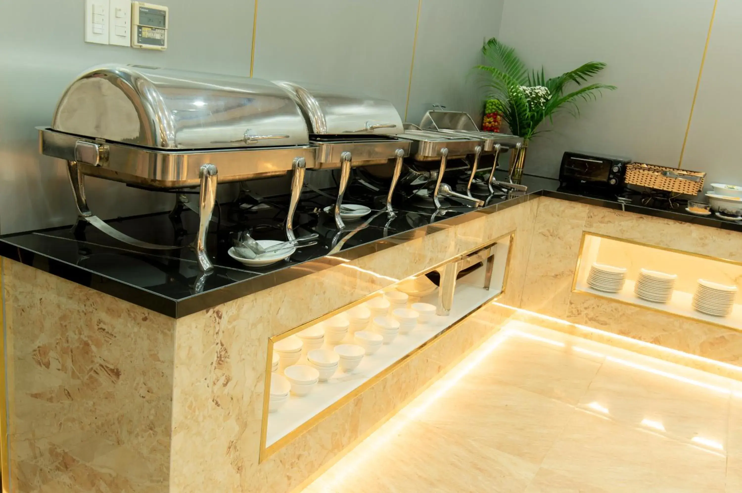 Restaurant/places to eat in Richico Apartments And Hotel Restaurant/places to eat in Richico Apartments And Hotel