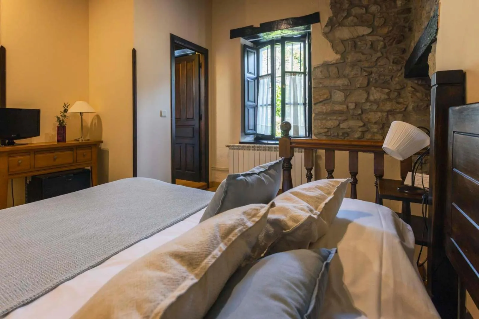Photo of the whole room, Bed in La Casona de Tresgrandas