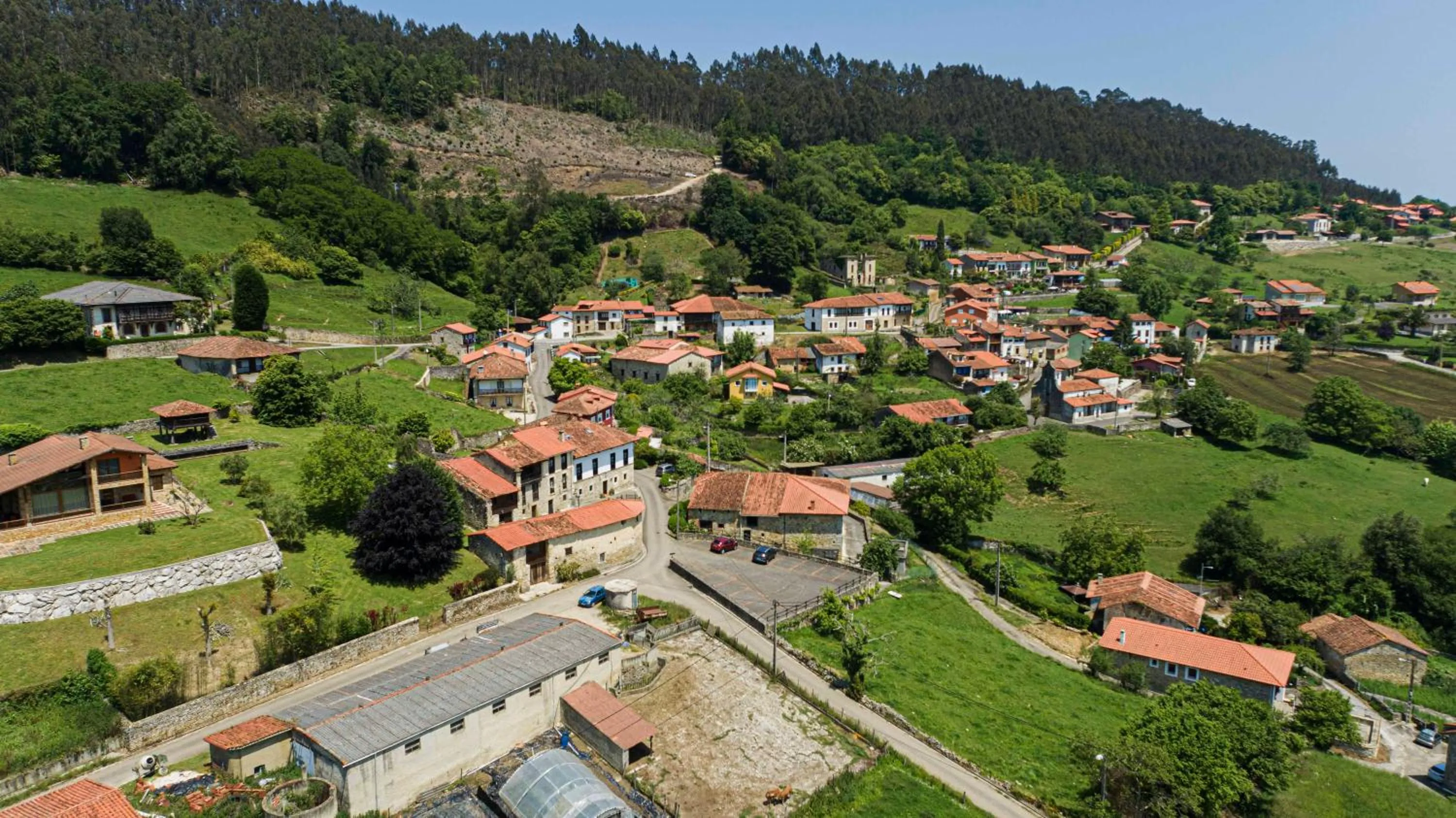 Property building in La Casona de Tresgrandas
