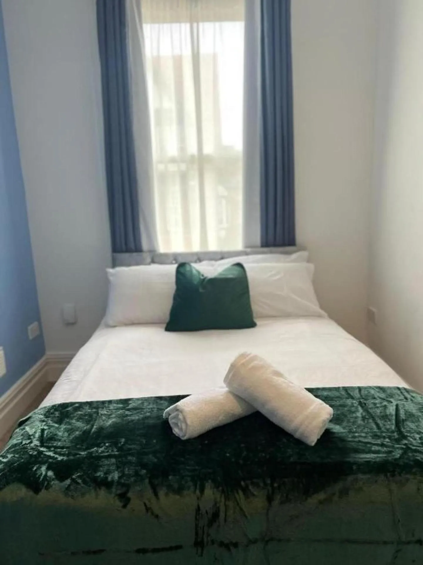 Bed in 2 Bed Flat - Sleeps 5 - Pets - Parking - Wifi