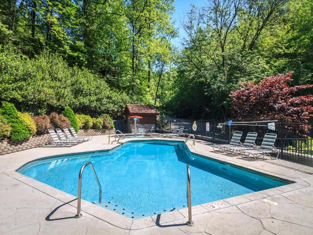 Smoky Bear Hideaway