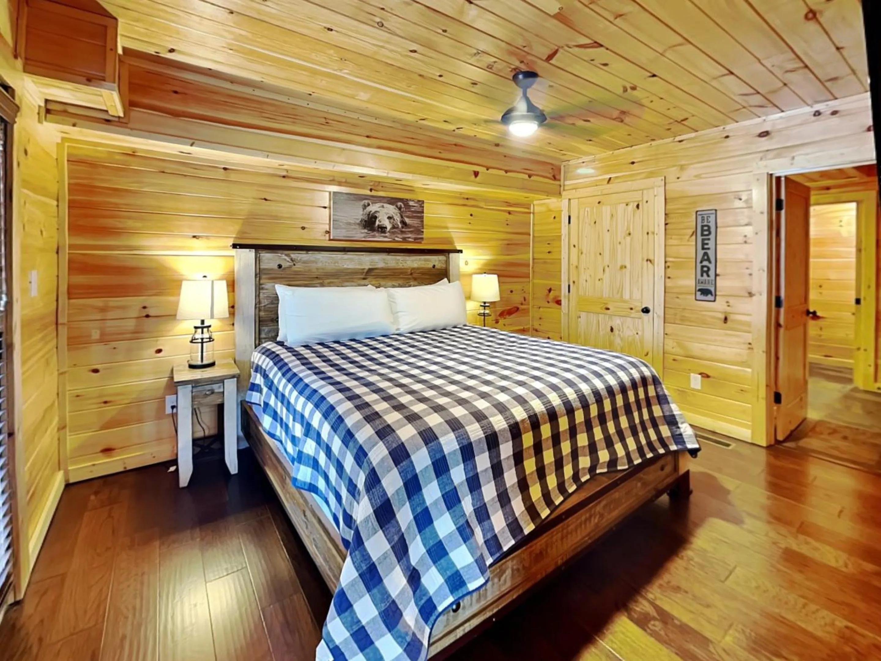 Bed in Rainbow Falls Retreat