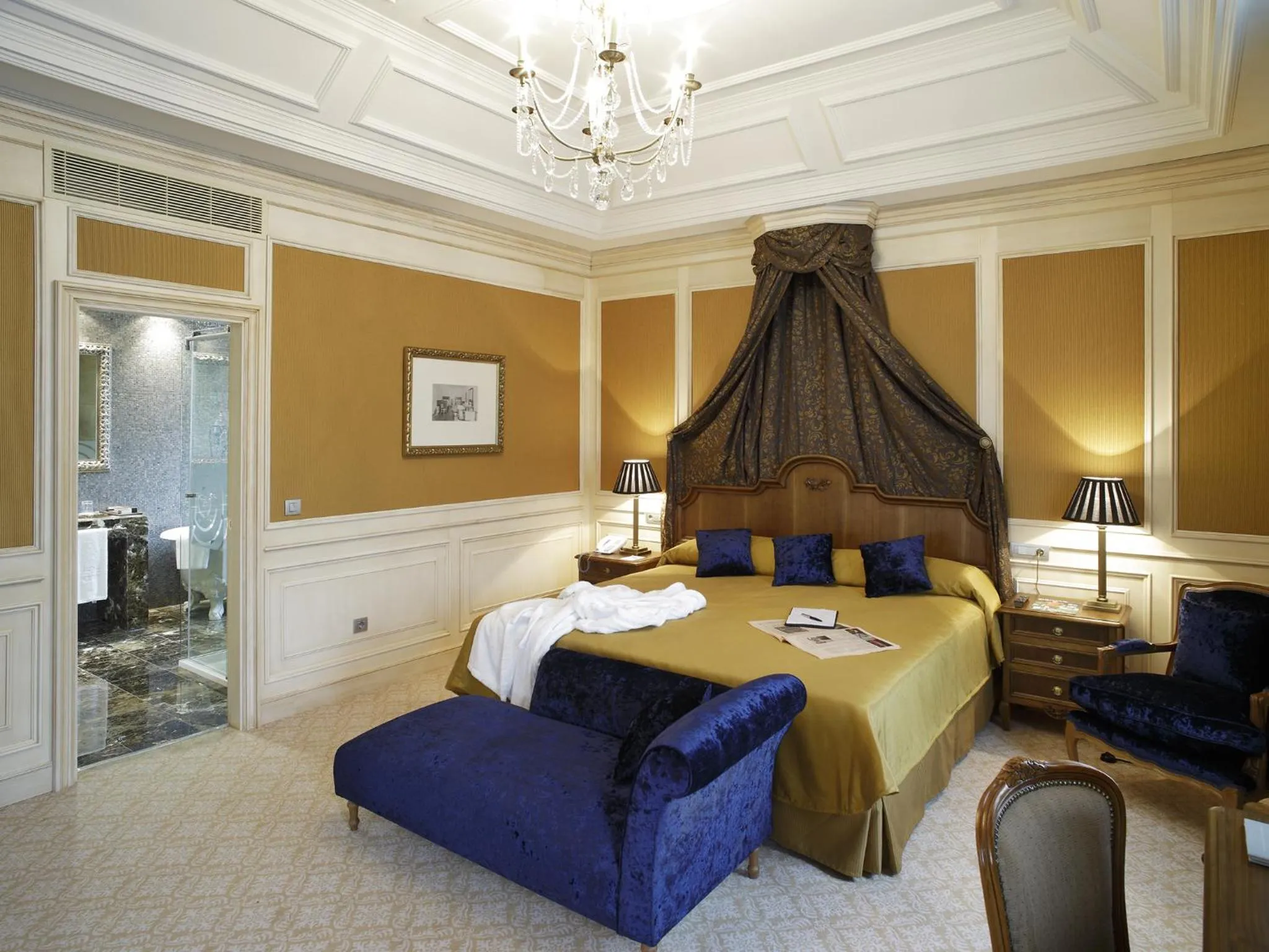 Photo of the whole room, Bed in Blau Gran Hotel Las Caldas - Adults Only