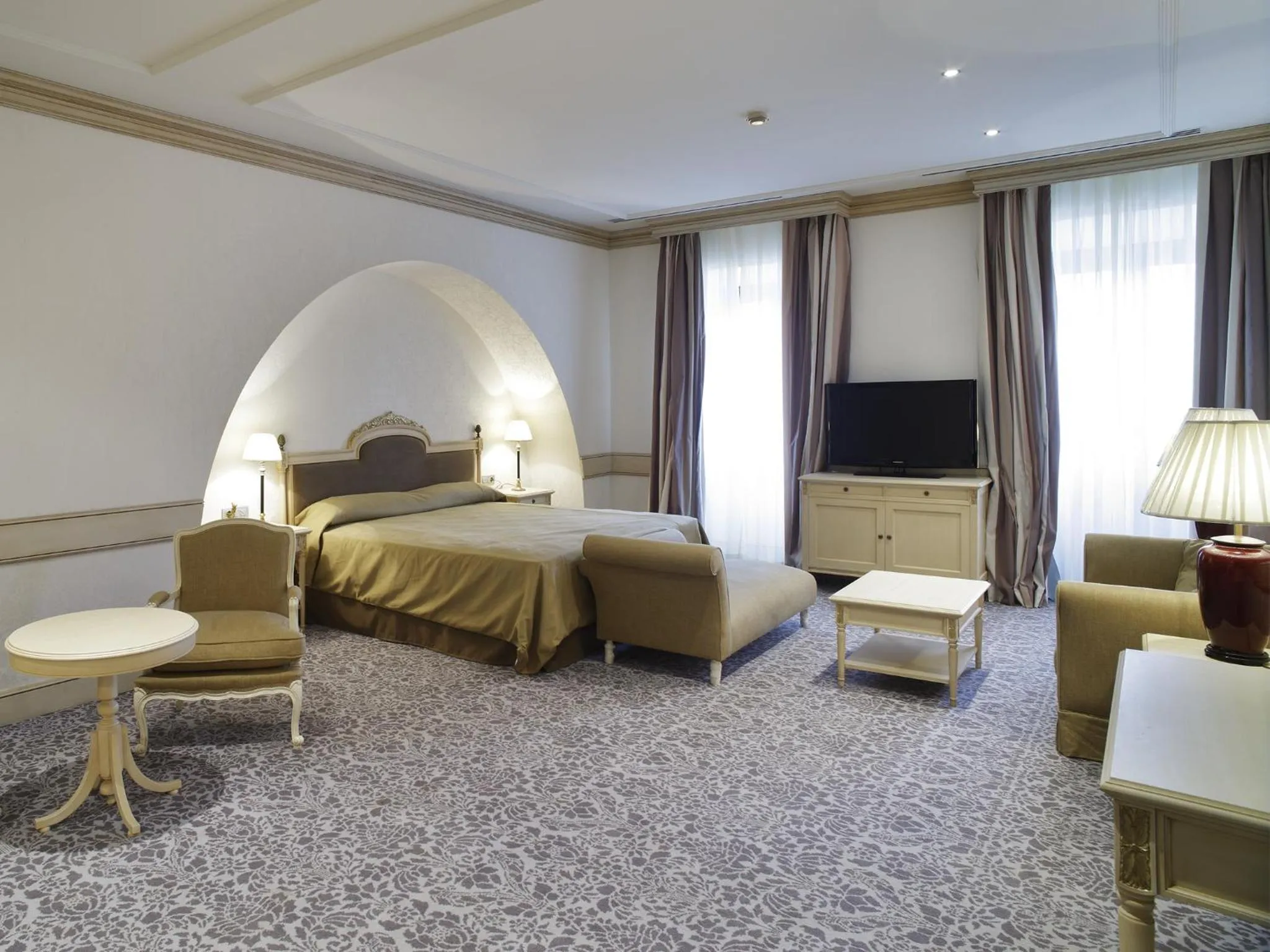 Photo of the whole room, Bed in Blau Gran Hotel Las Caldas - Adults Only
