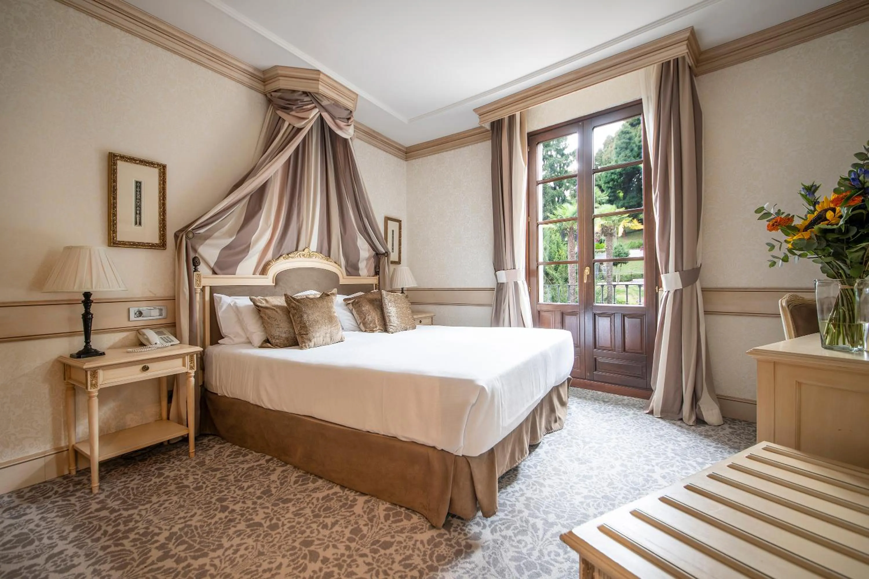 Bedroom, Bed in Blau Gran Hotel Las Caldas - Adults Only