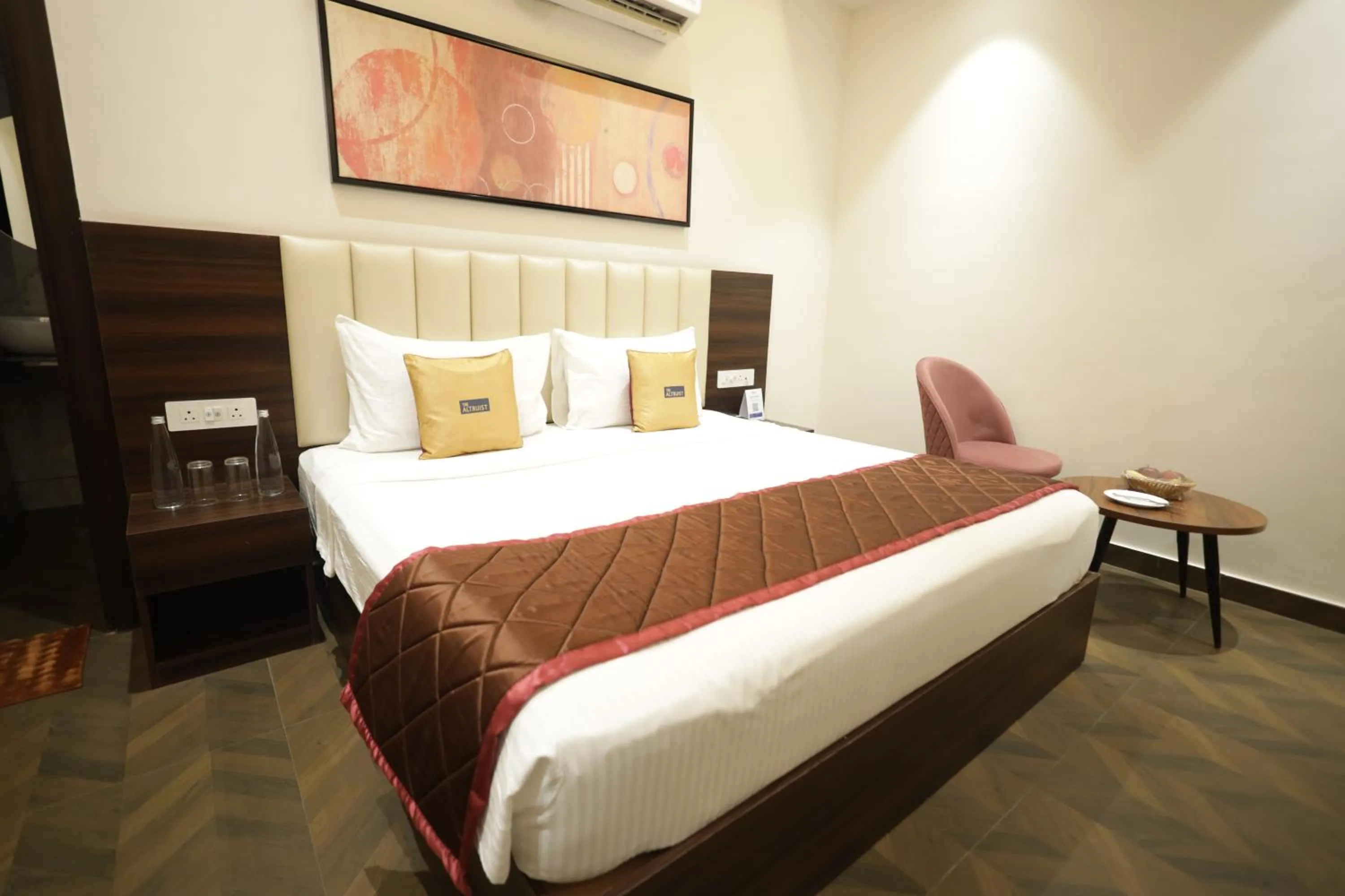 Bedroom, Bed in The Altruist Gurugram Hotel
