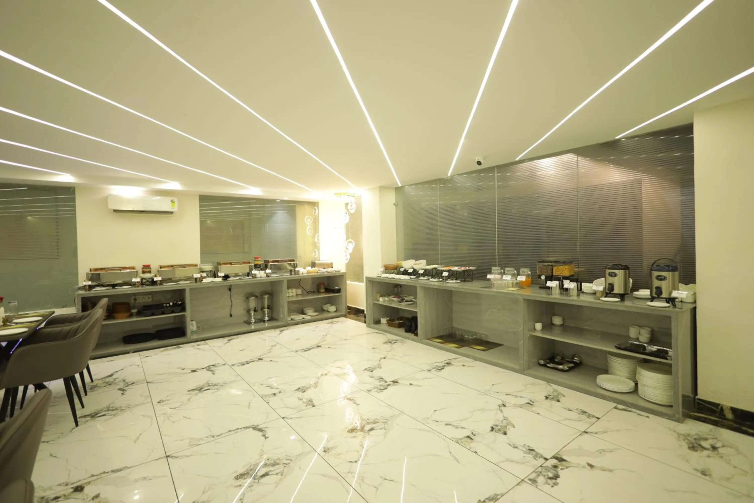 Restaurant/places to eat in The Altruist Hotel Sec-57