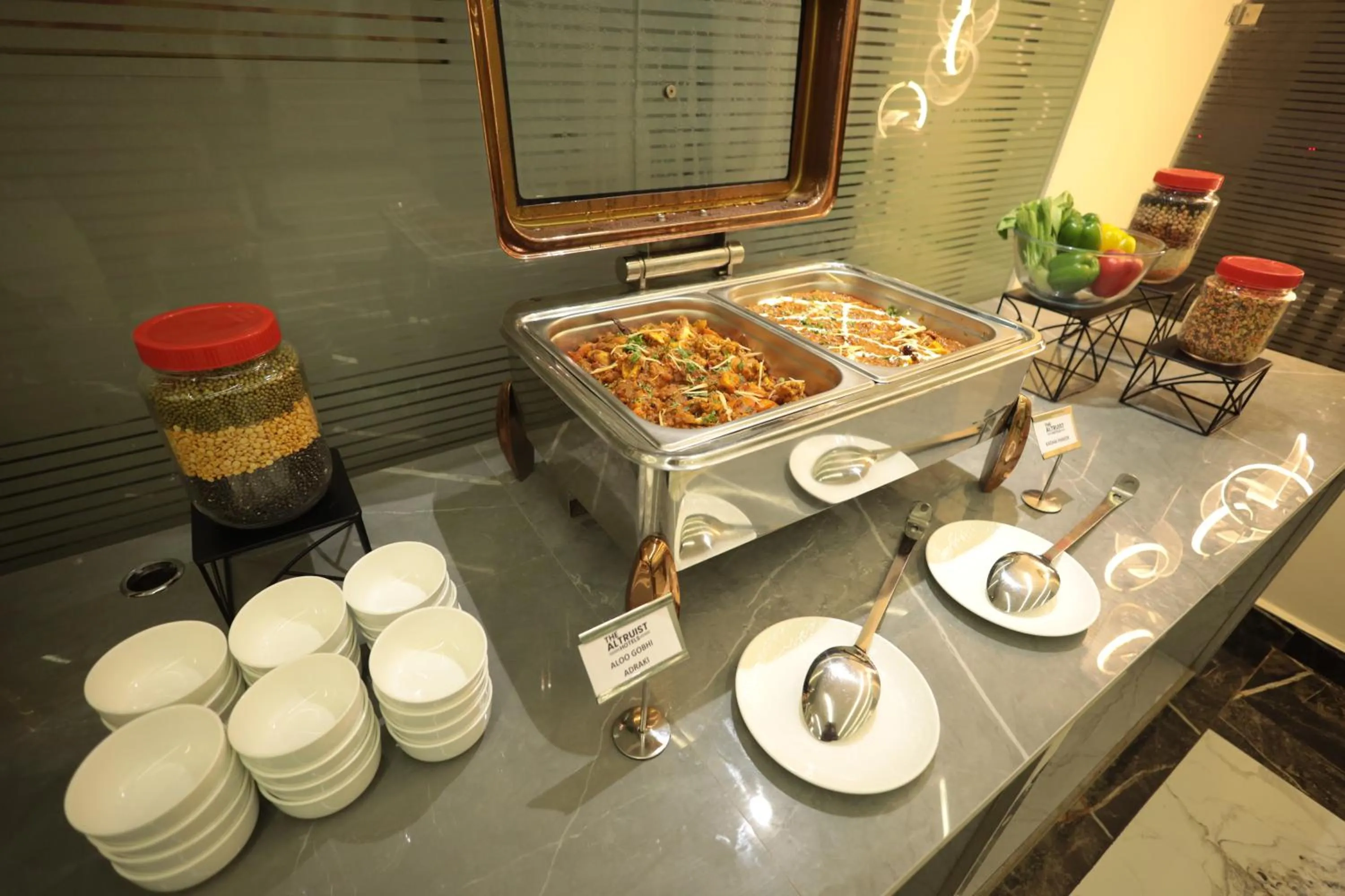 Restaurant/places to eat in The Altruist Hotel Sec-57