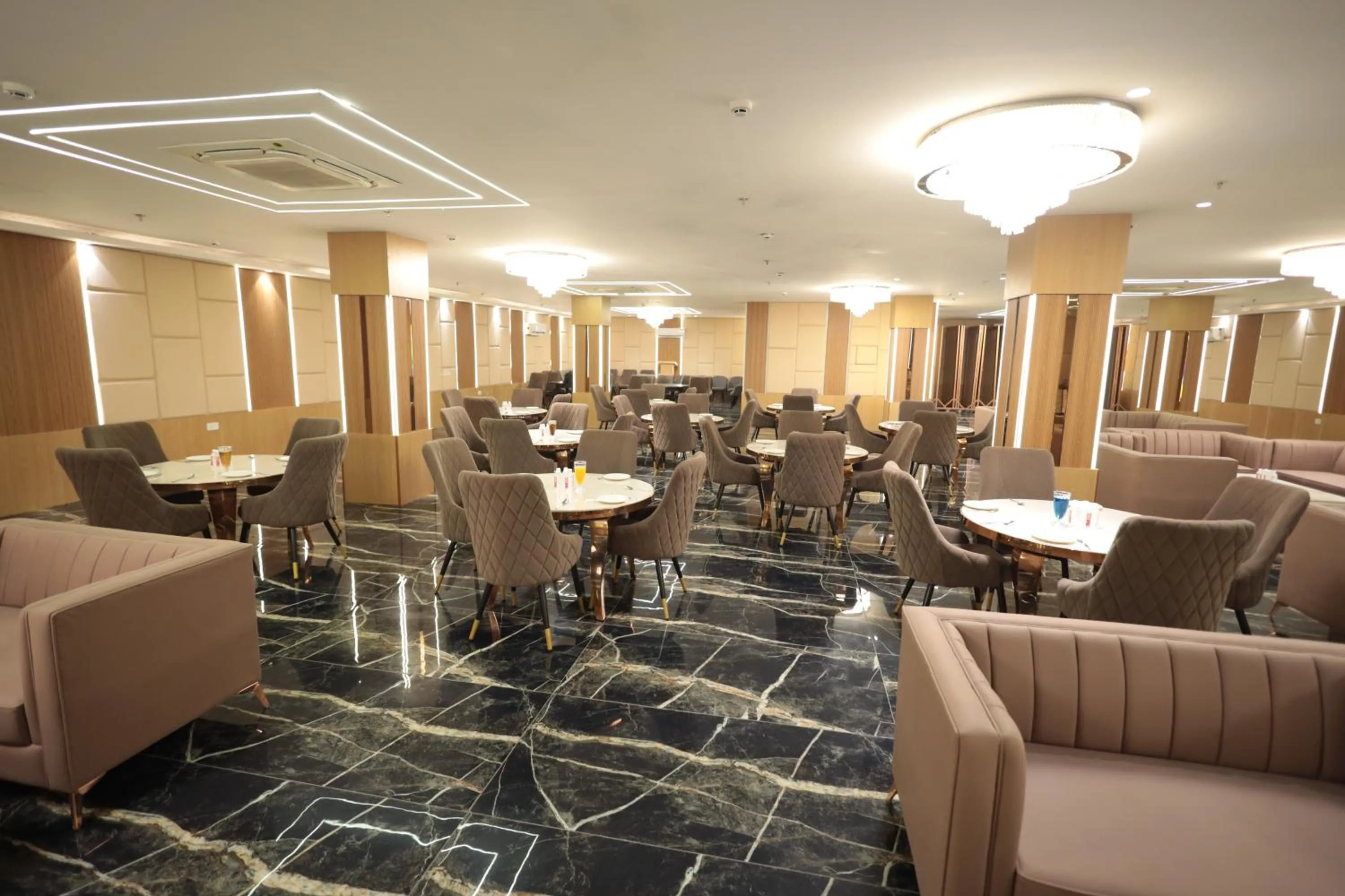 Banquet/Function facilities in The Altruist Hotel Sec-57