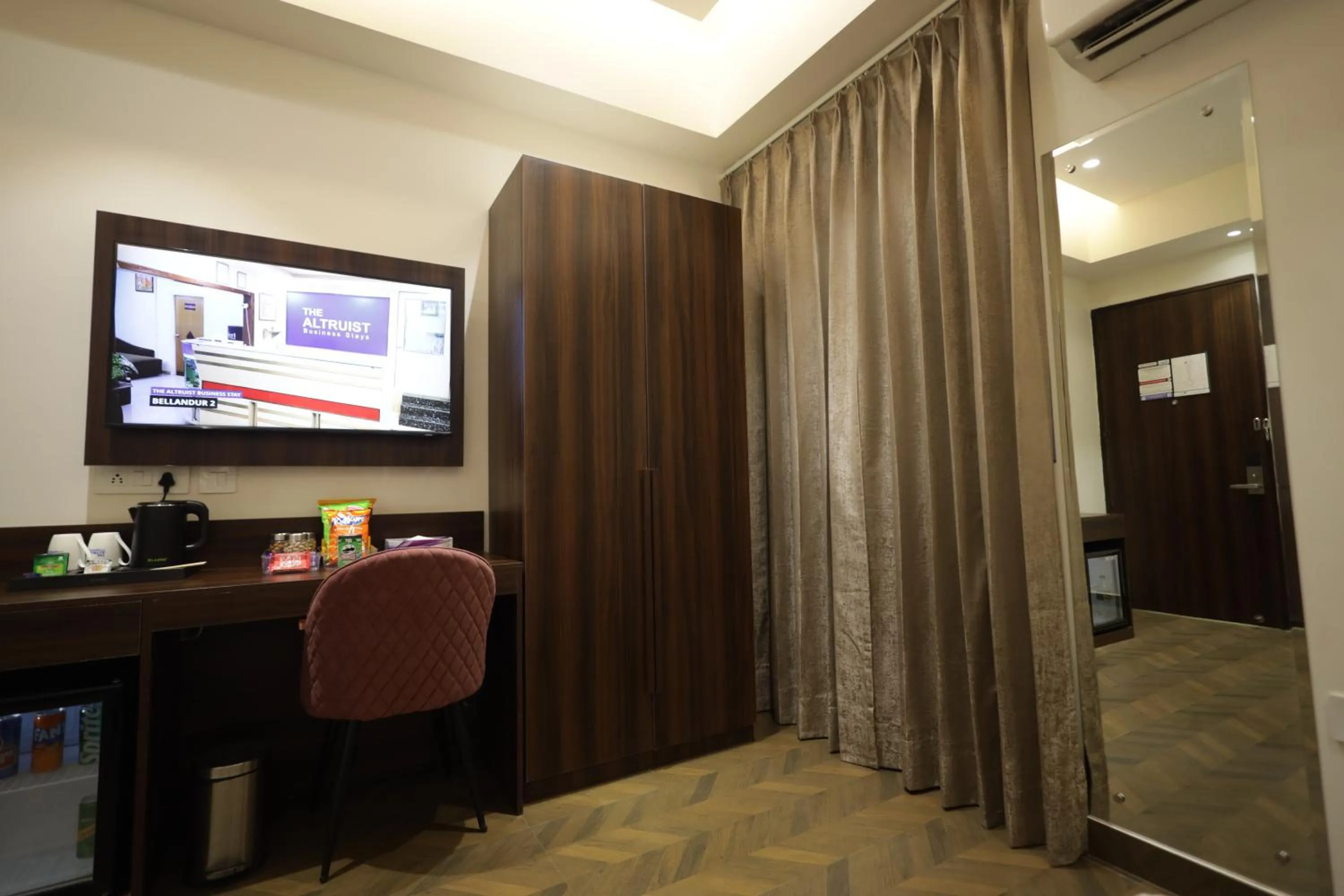TV and multimedia in The Altruist Gurugram Hotel
