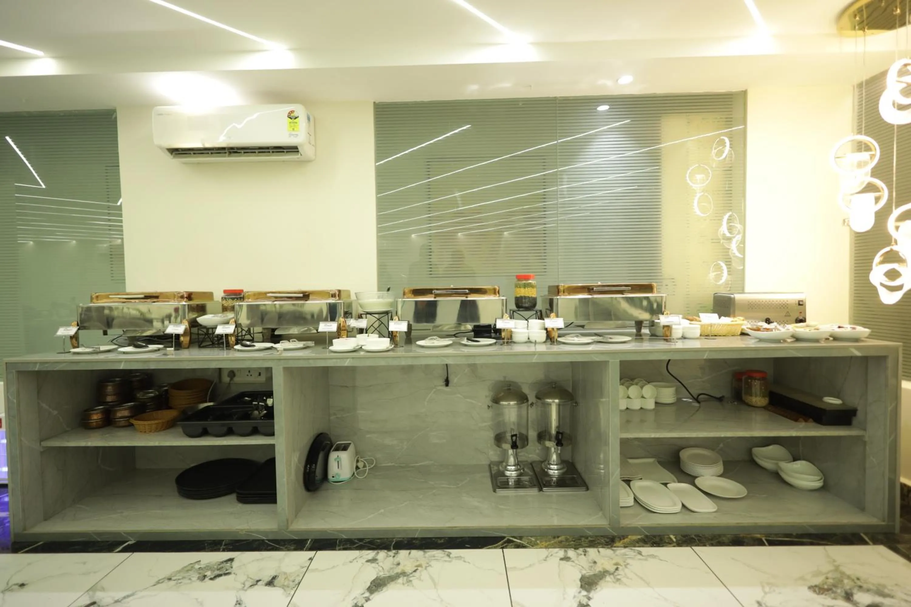 Restaurant/places to eat in The Altruist Hotel Sec-57