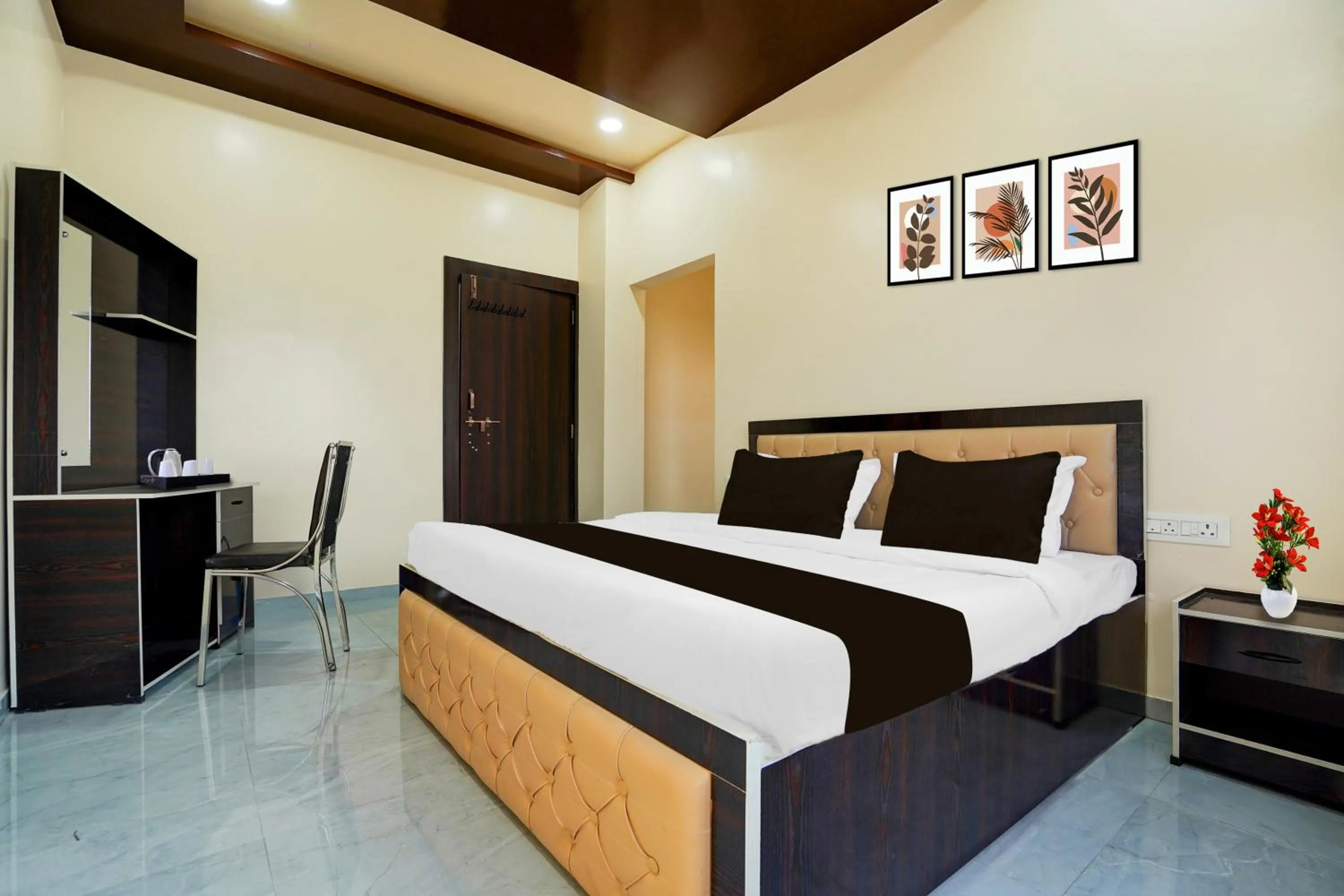 Bedroom, Bed in Super Hotel O Dabha Hilltop