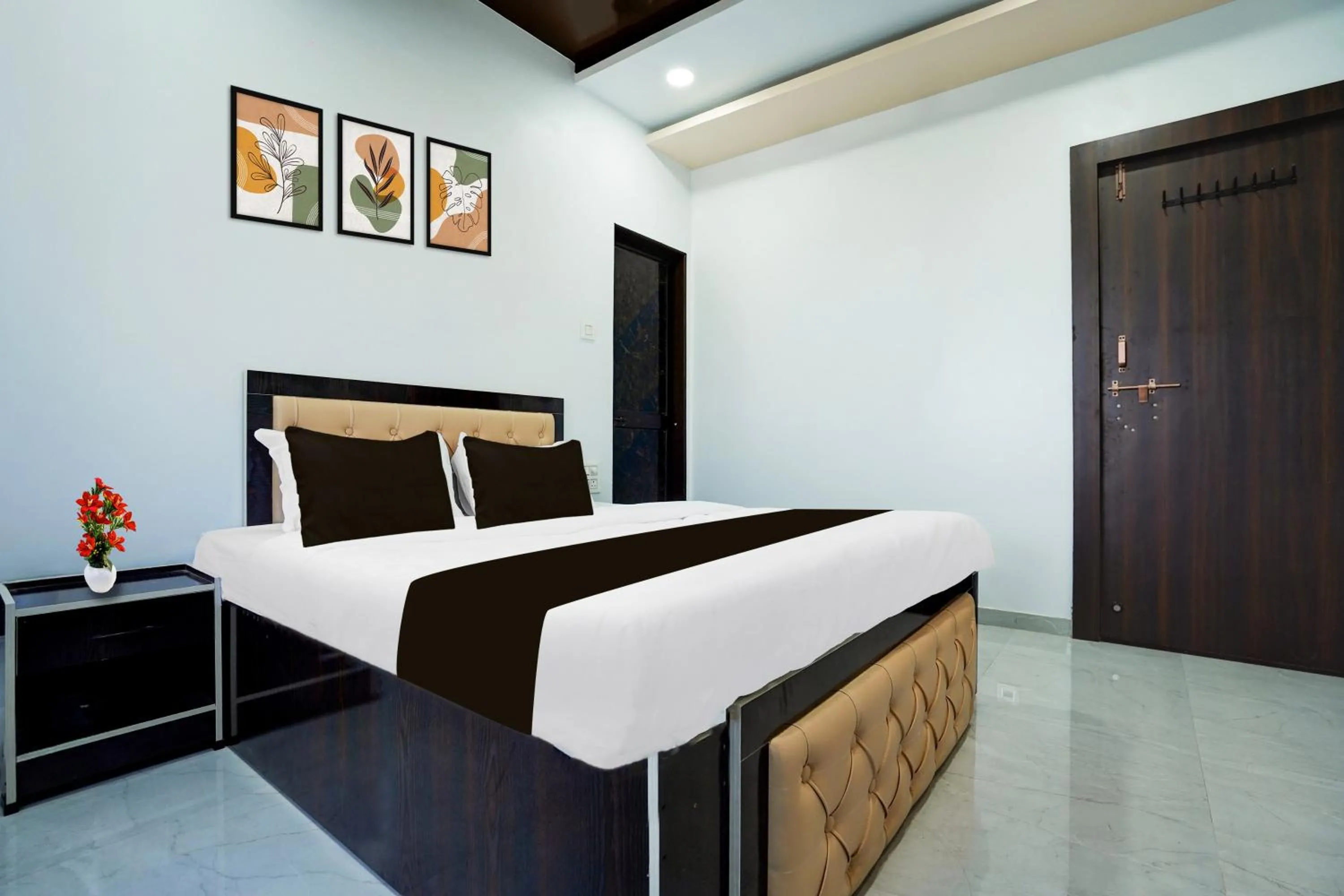Bedroom, Bed in Super Hotel O Dabha Hilltop