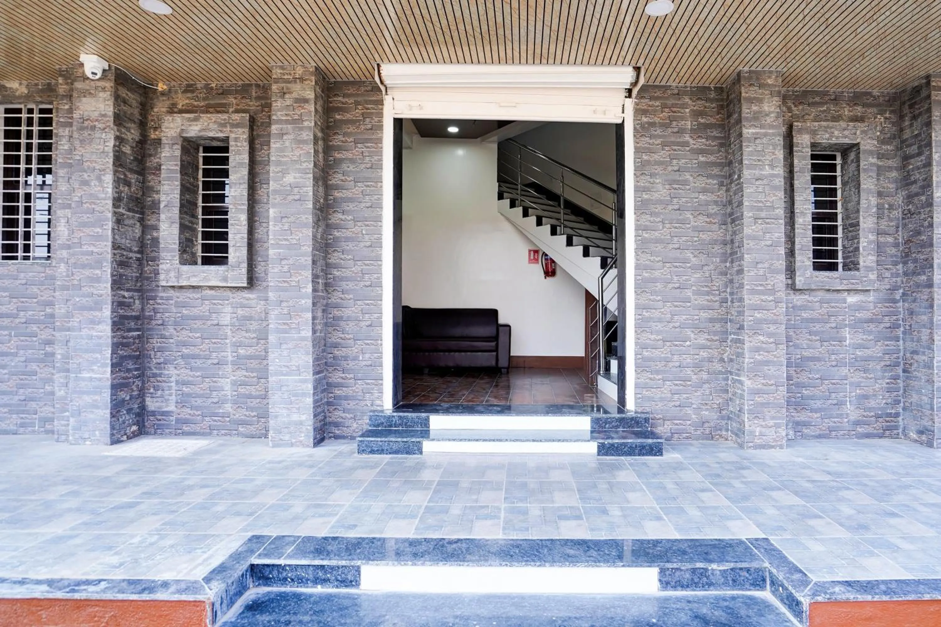 Facade/entrance in Super Hotel O Dabha Hilltop