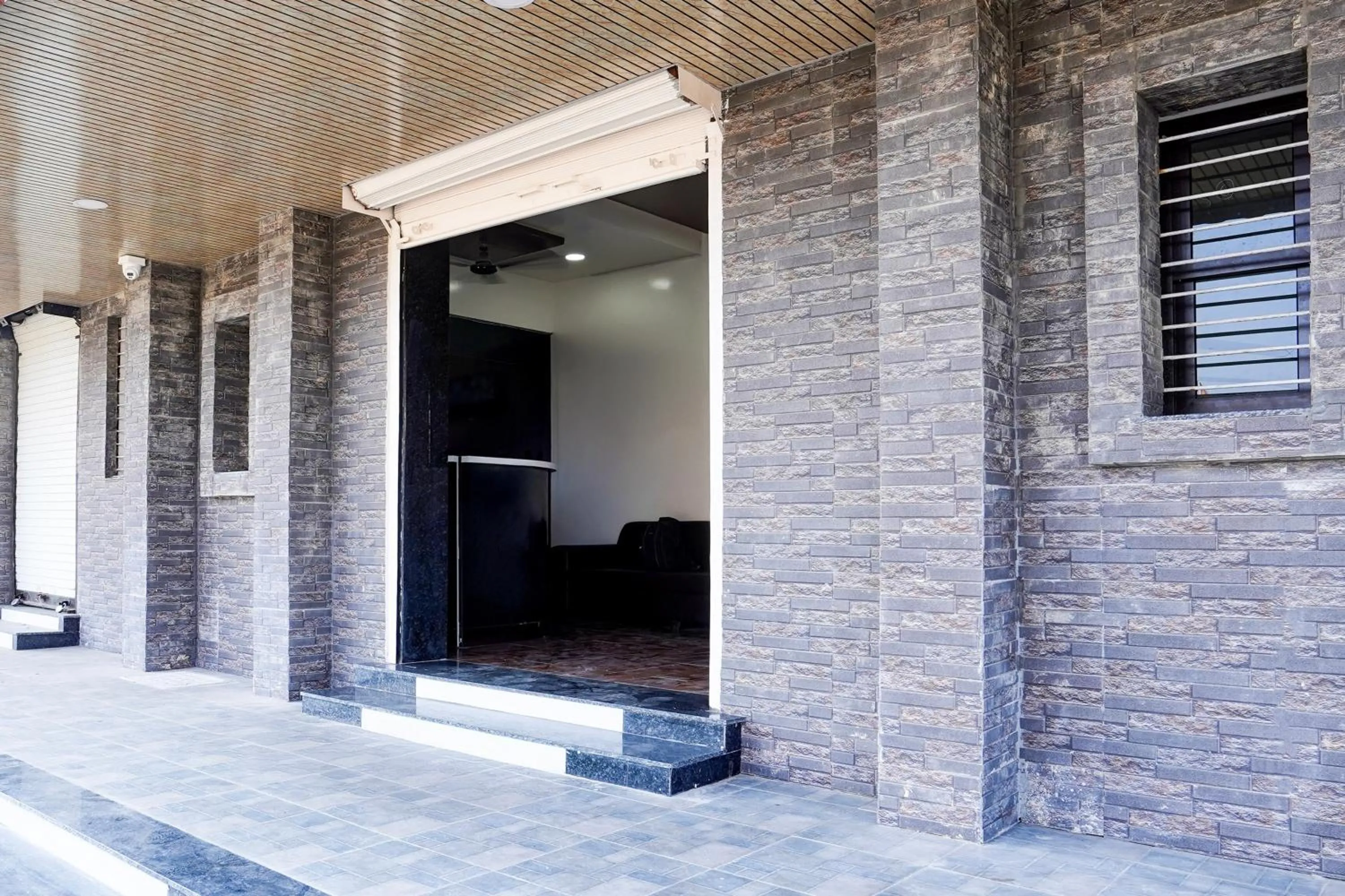 Facade/entrance in Super Hotel O Dabha Hilltop