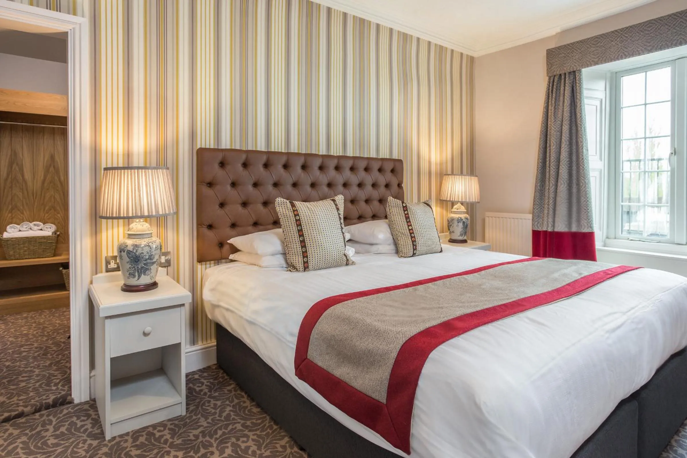 Bedroom, Bed in Cockhaven Arms