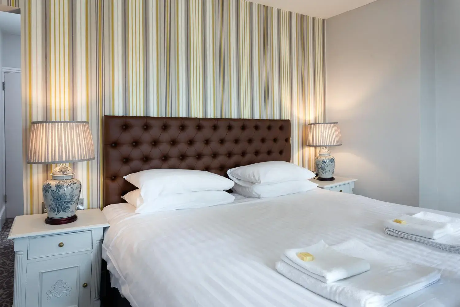 Standard Suite in Cockhaven Arms Standard Suite in Cockhaven Arms