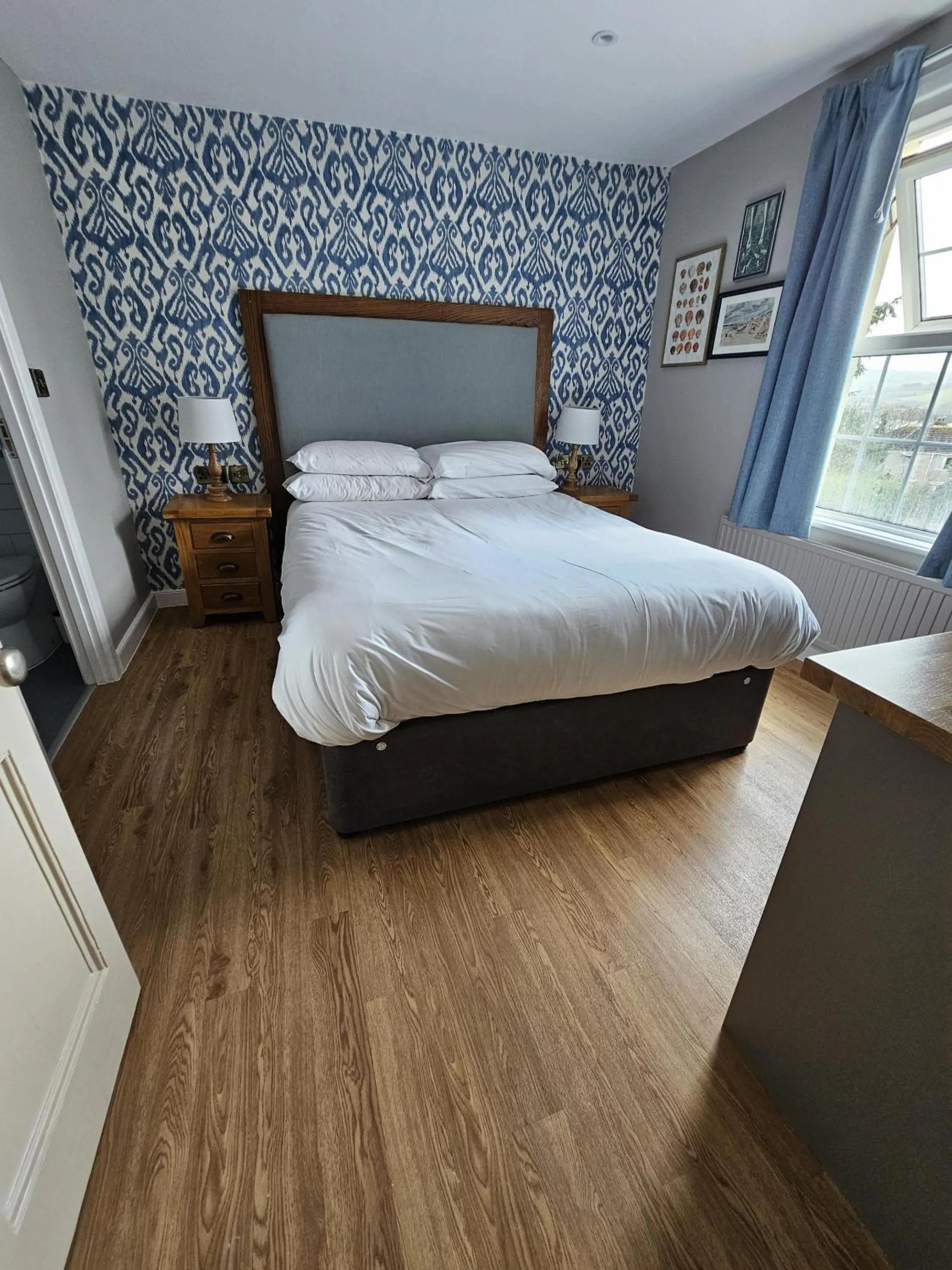 Bedroom, Bed in Cockhaven Arms