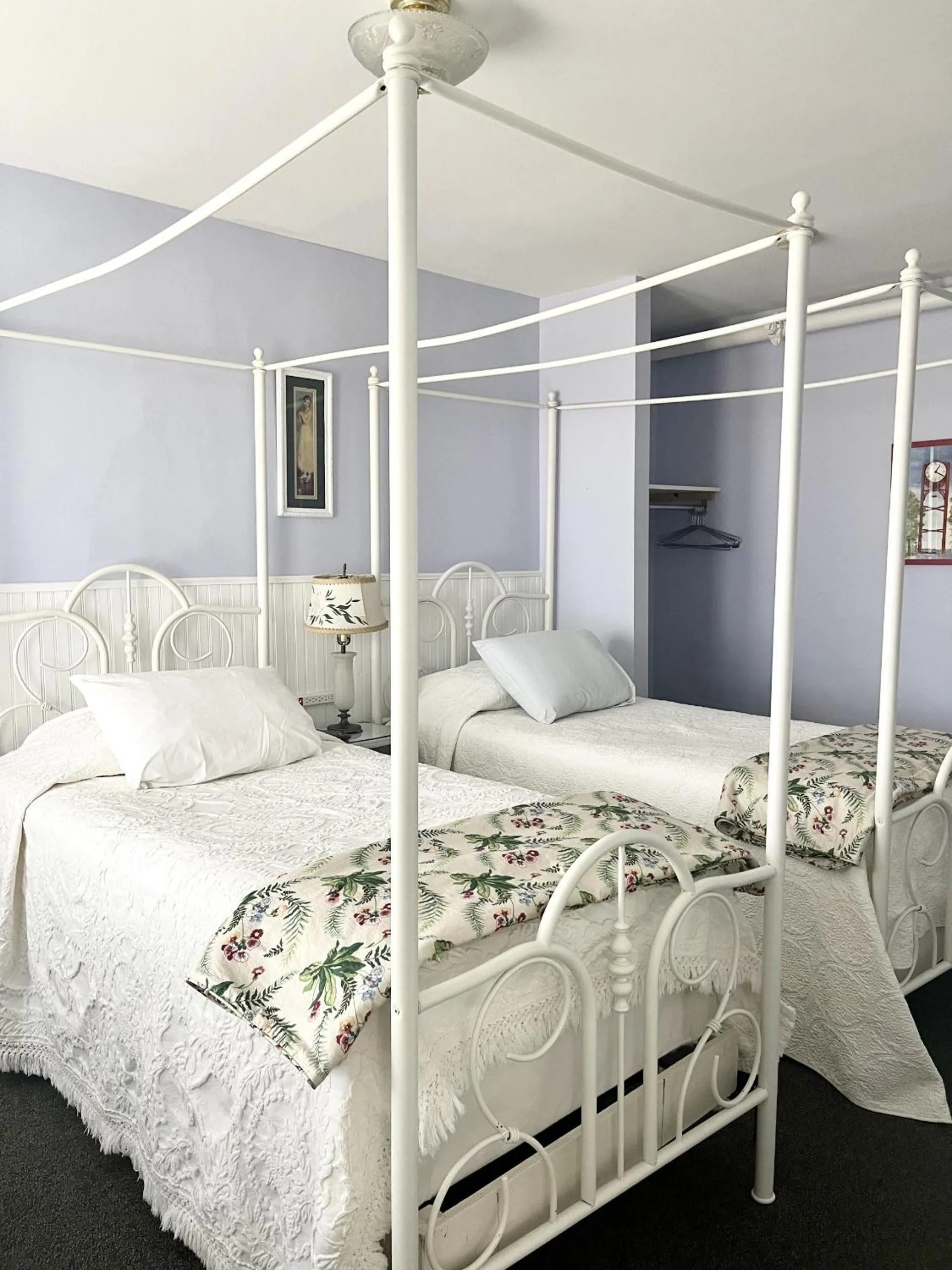 Bed in Terrace Inn and 1911 Restaurant