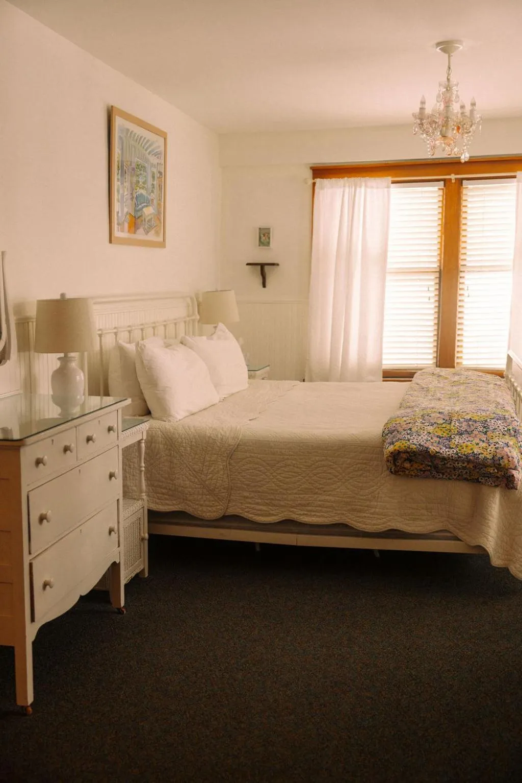 Bed in Terrace Inn and 1911 Restaurant