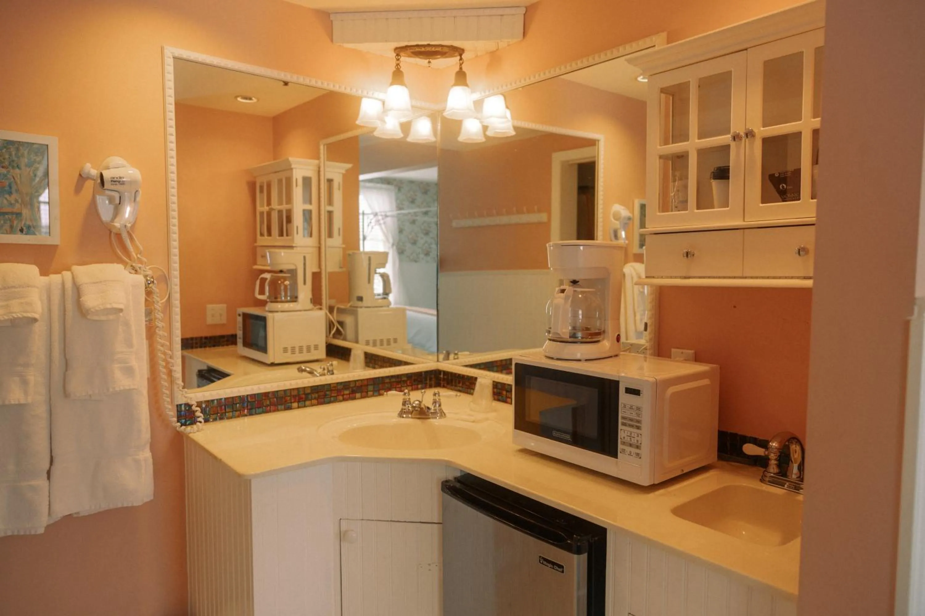 Terrace Inn and 1911 Restaurant