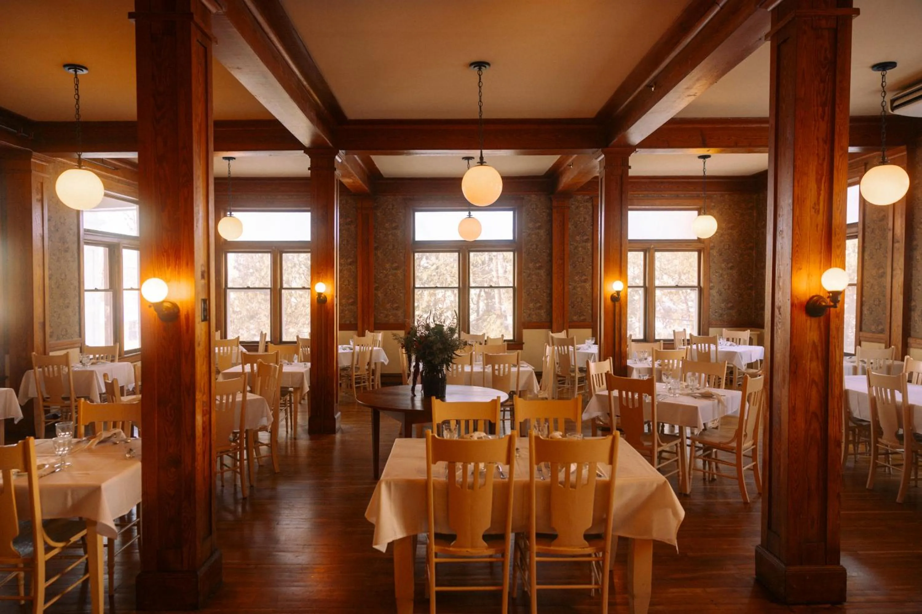 Restaurant/places to eat in Terrace Inn and 1911 Restaurant