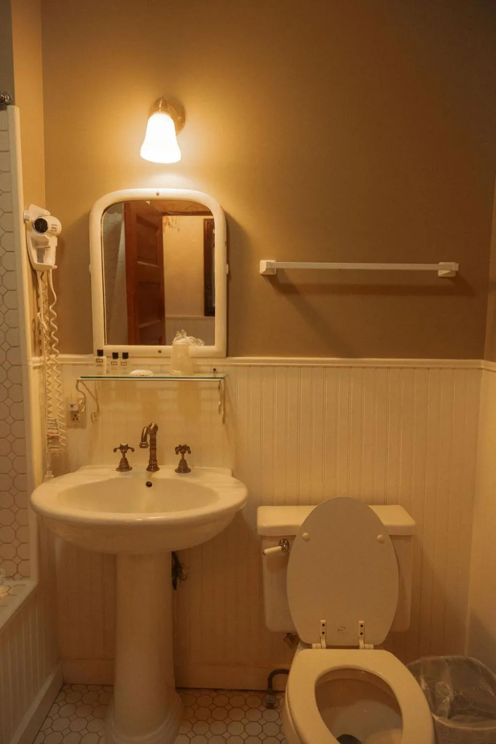 Terrace Inn and 1911 Restaurant