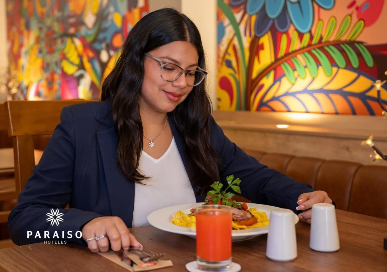 People in Hoteles Paraiso TRUJILLO