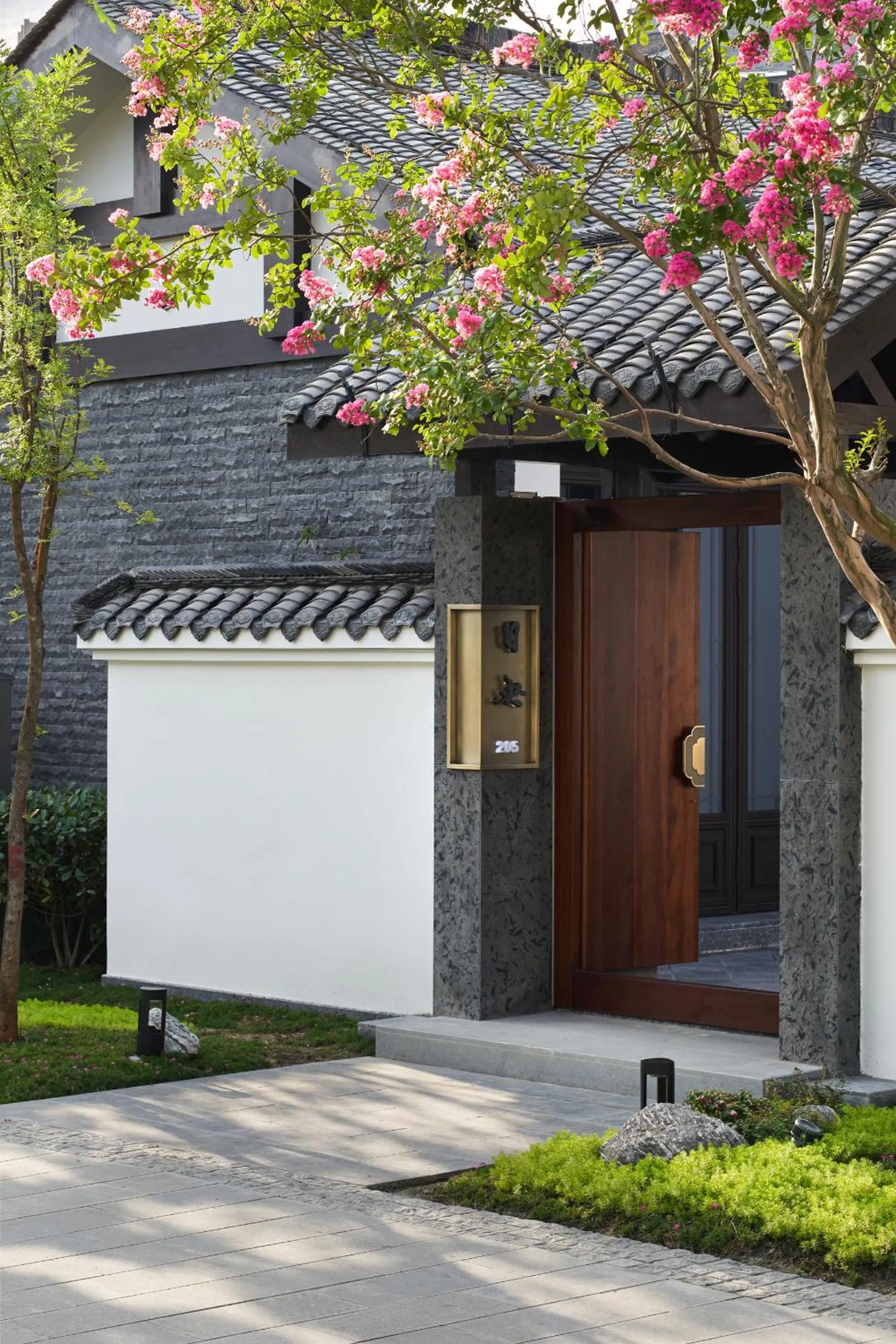 Property building in Moonrise Hotels Resorts