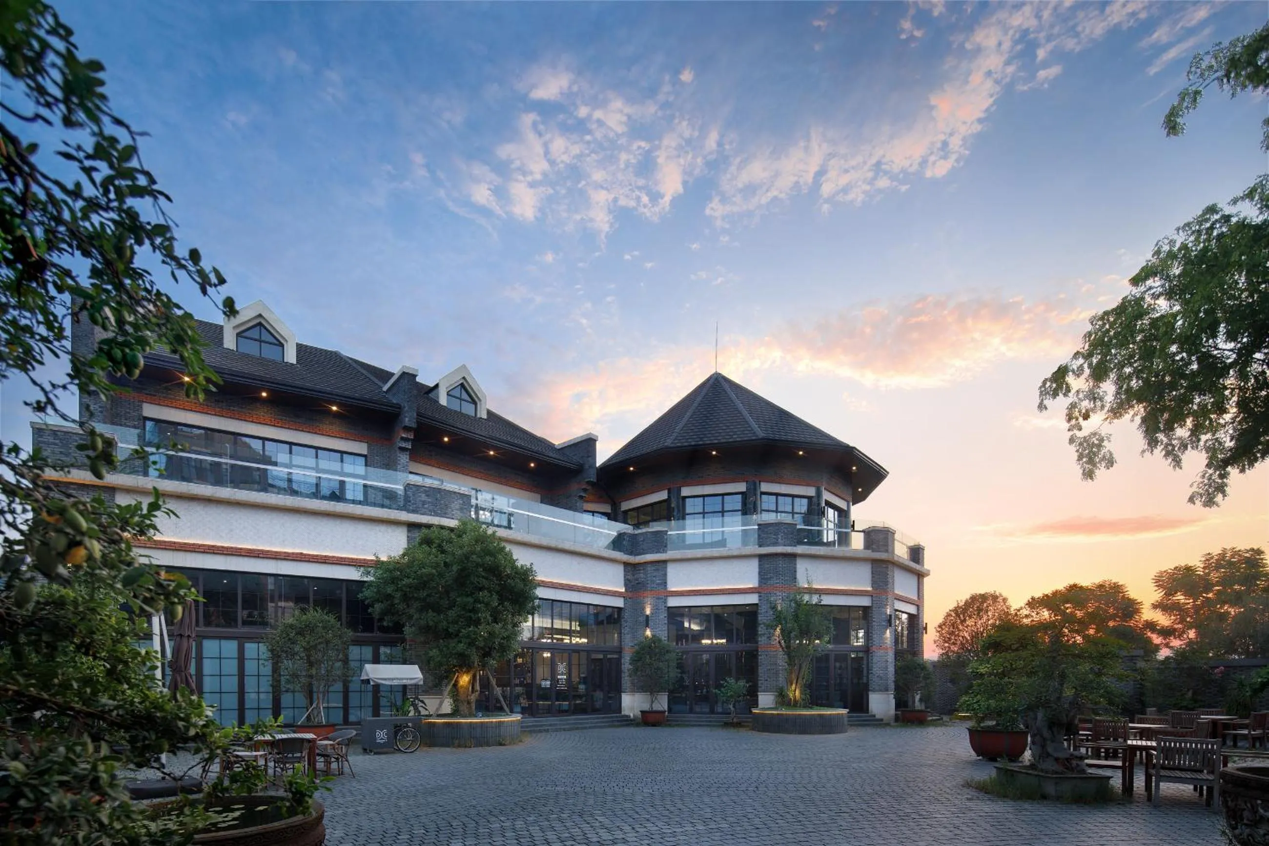 Moonrise Hotels Resorts