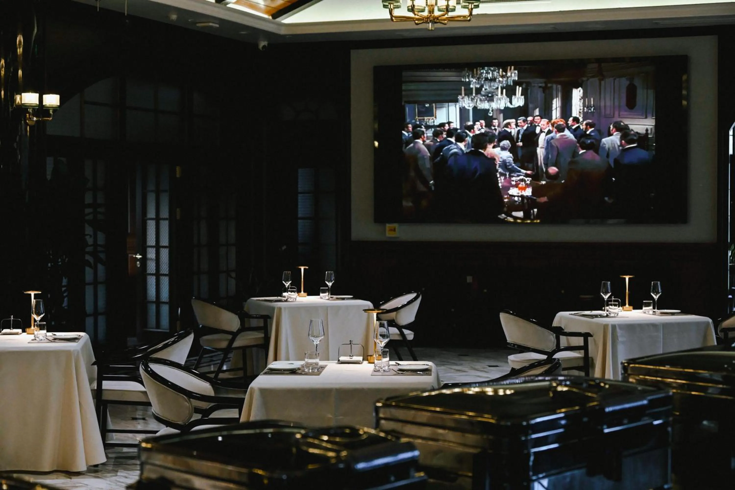 Restaurant/places to eat in Moonrise Hotels Resorts
