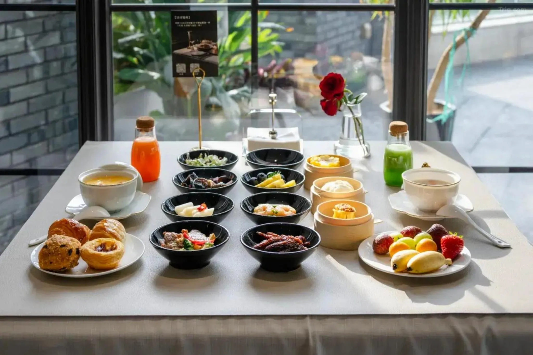 Breakfast in Moonrise Hotels Resorts