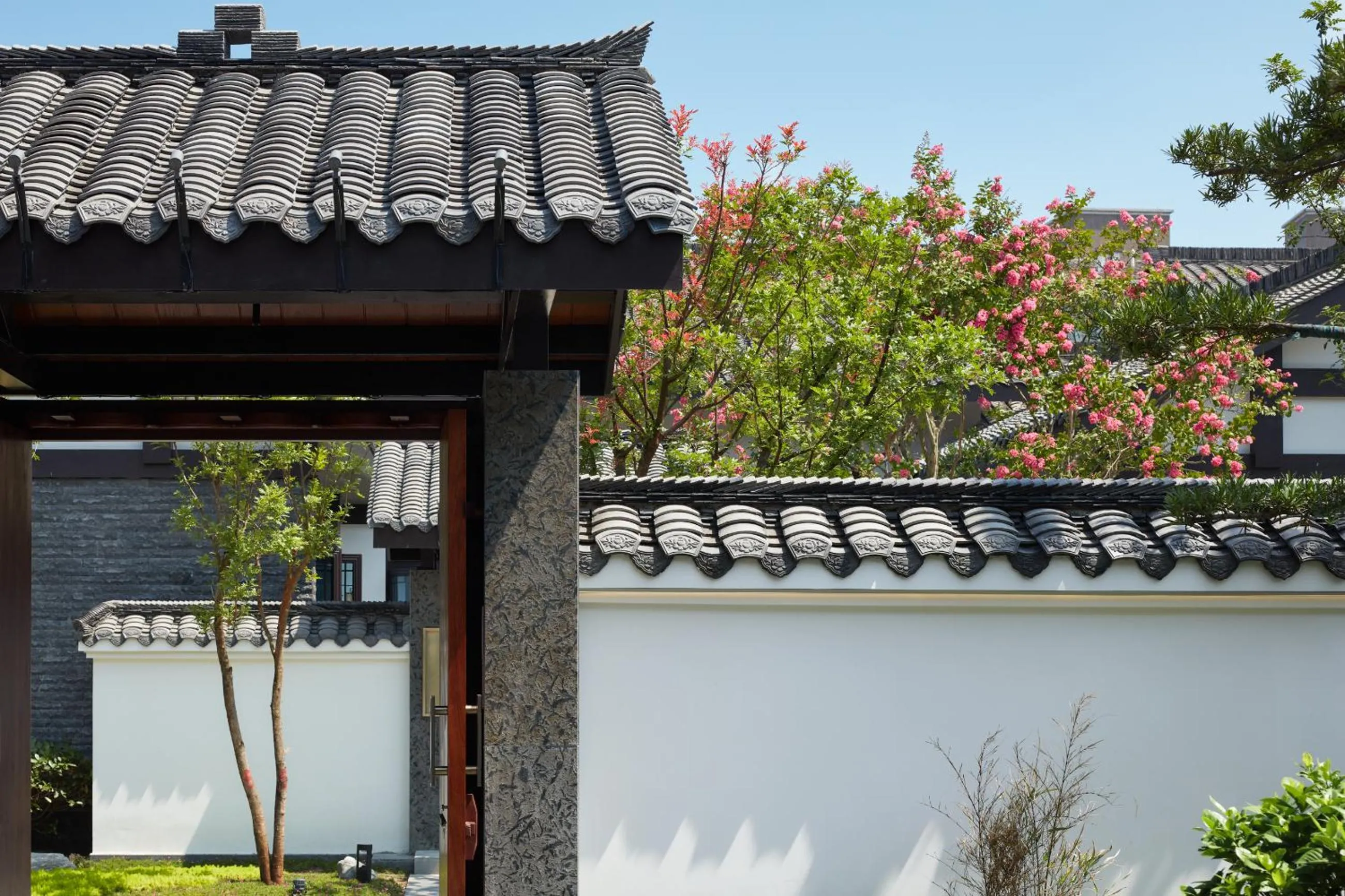 Property building in Moonrise Hotels Resorts