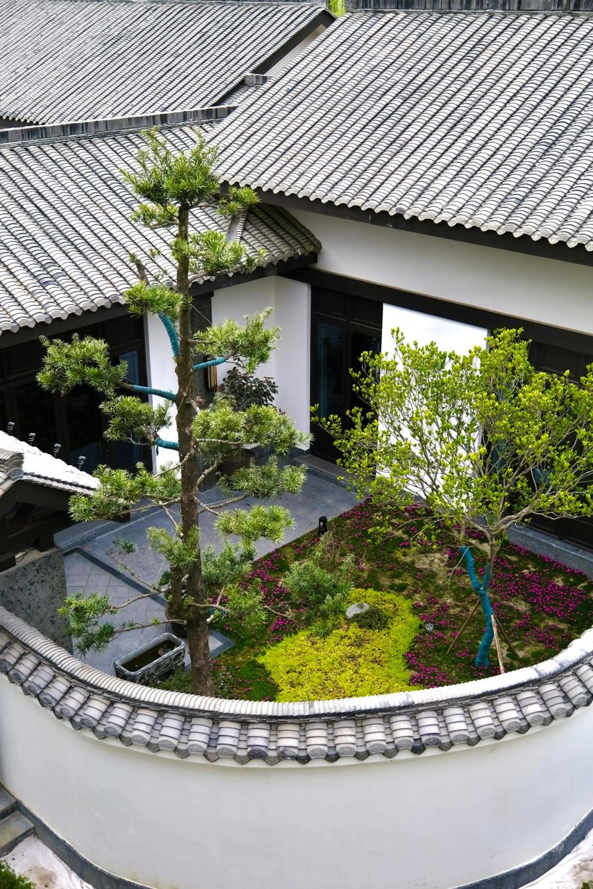 Property building in Moonrise Hotels Resorts