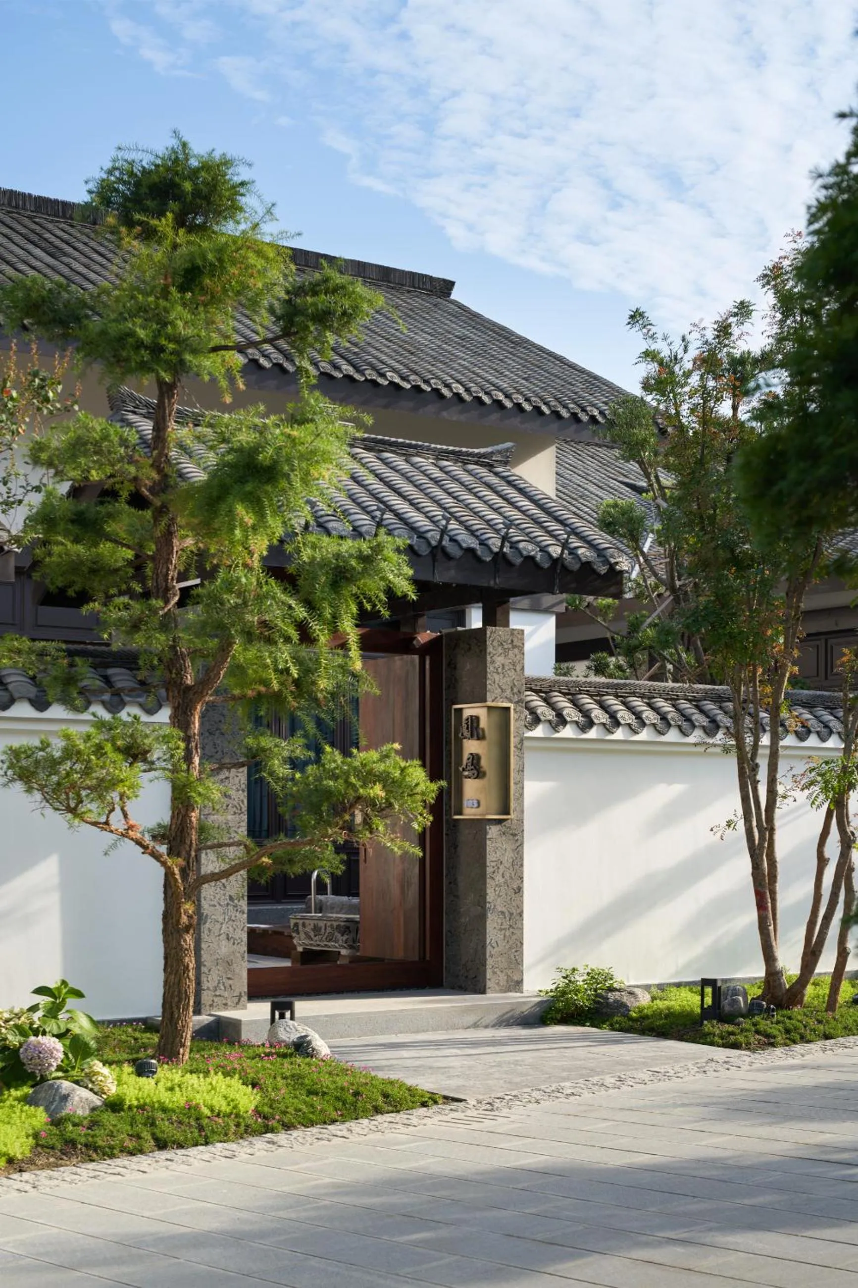 Property building in Moonrise Hotels Resorts