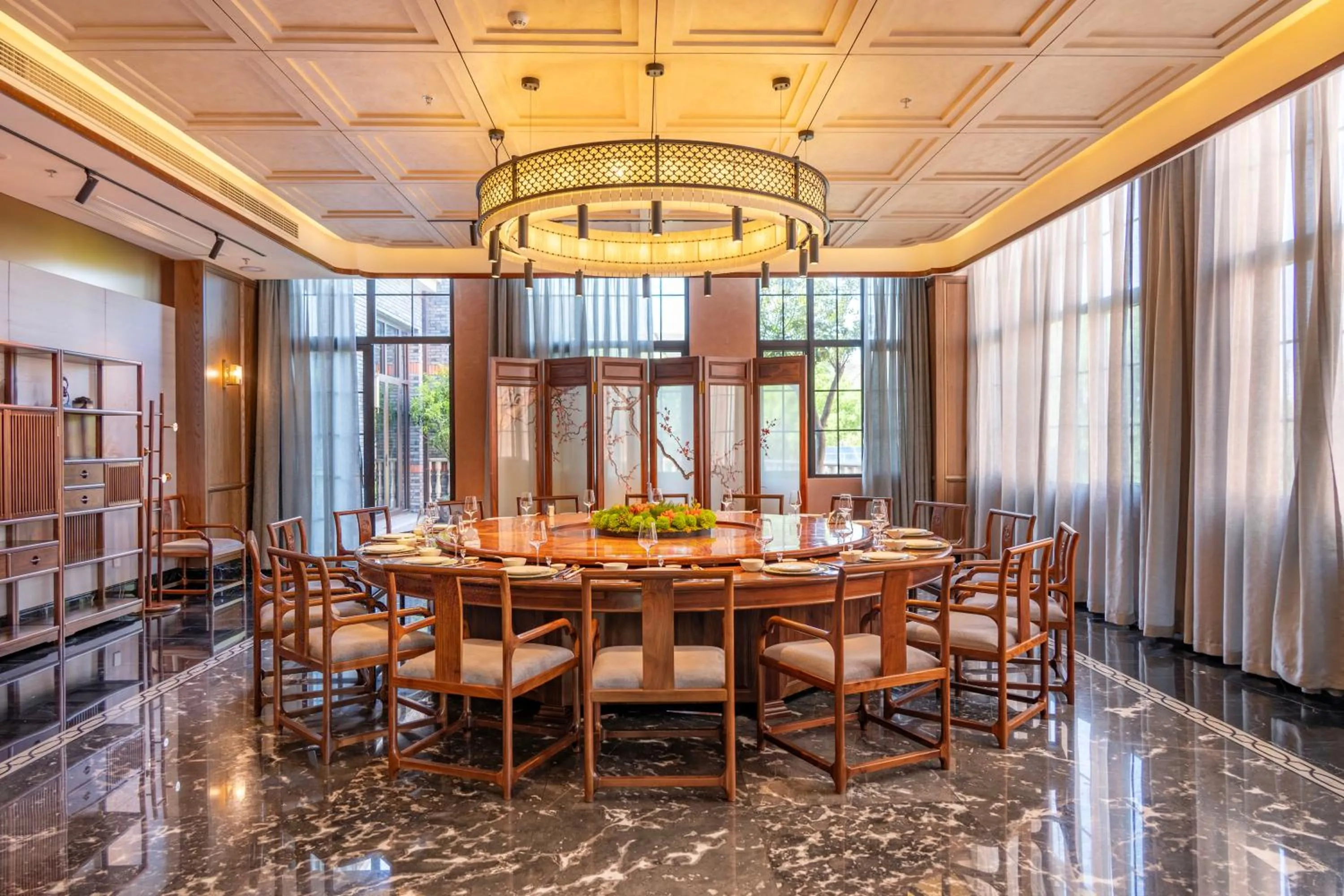 Restaurant/places to eat in Moonrise Hotels Resorts