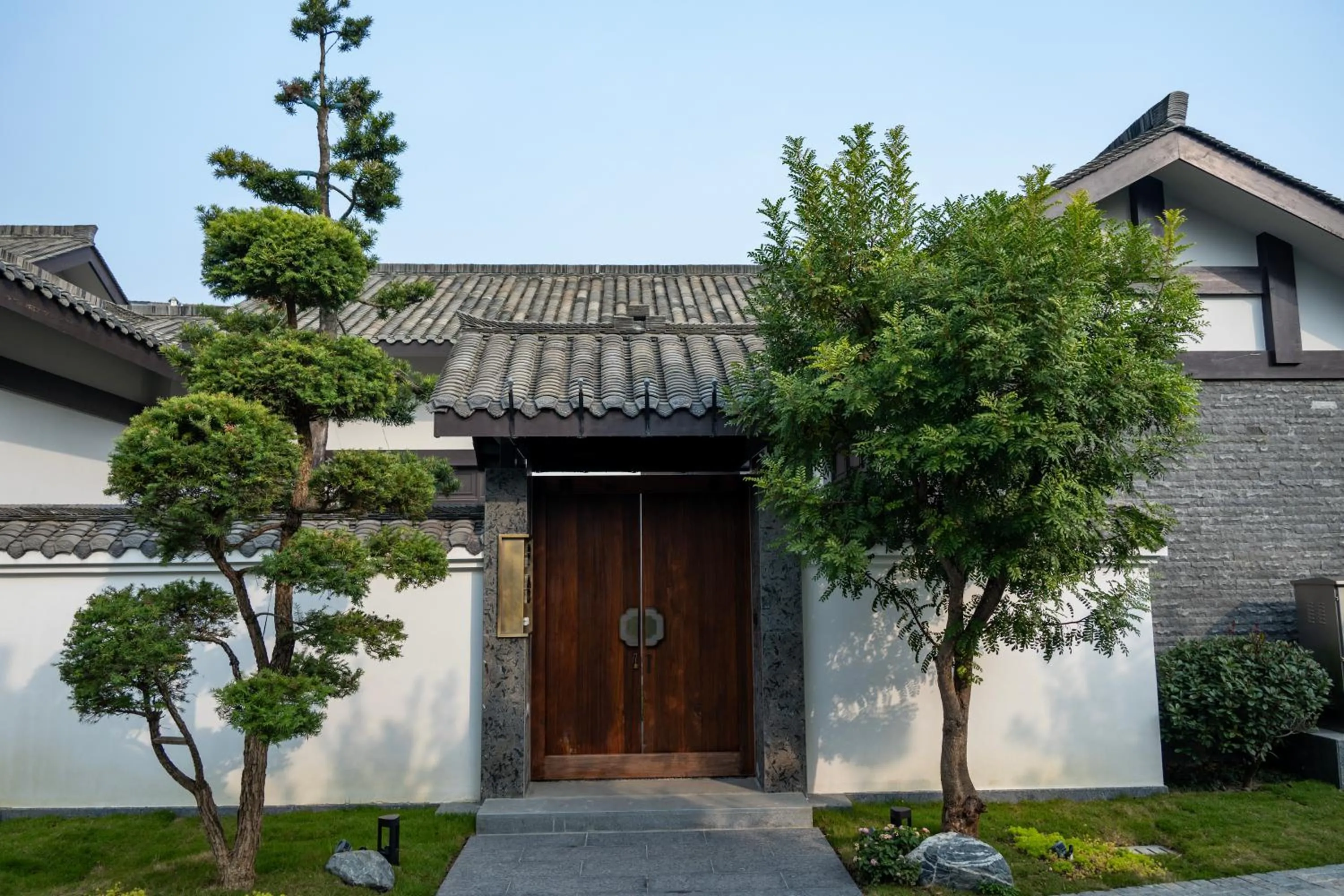 Property building in Moonrise Hotels Resorts