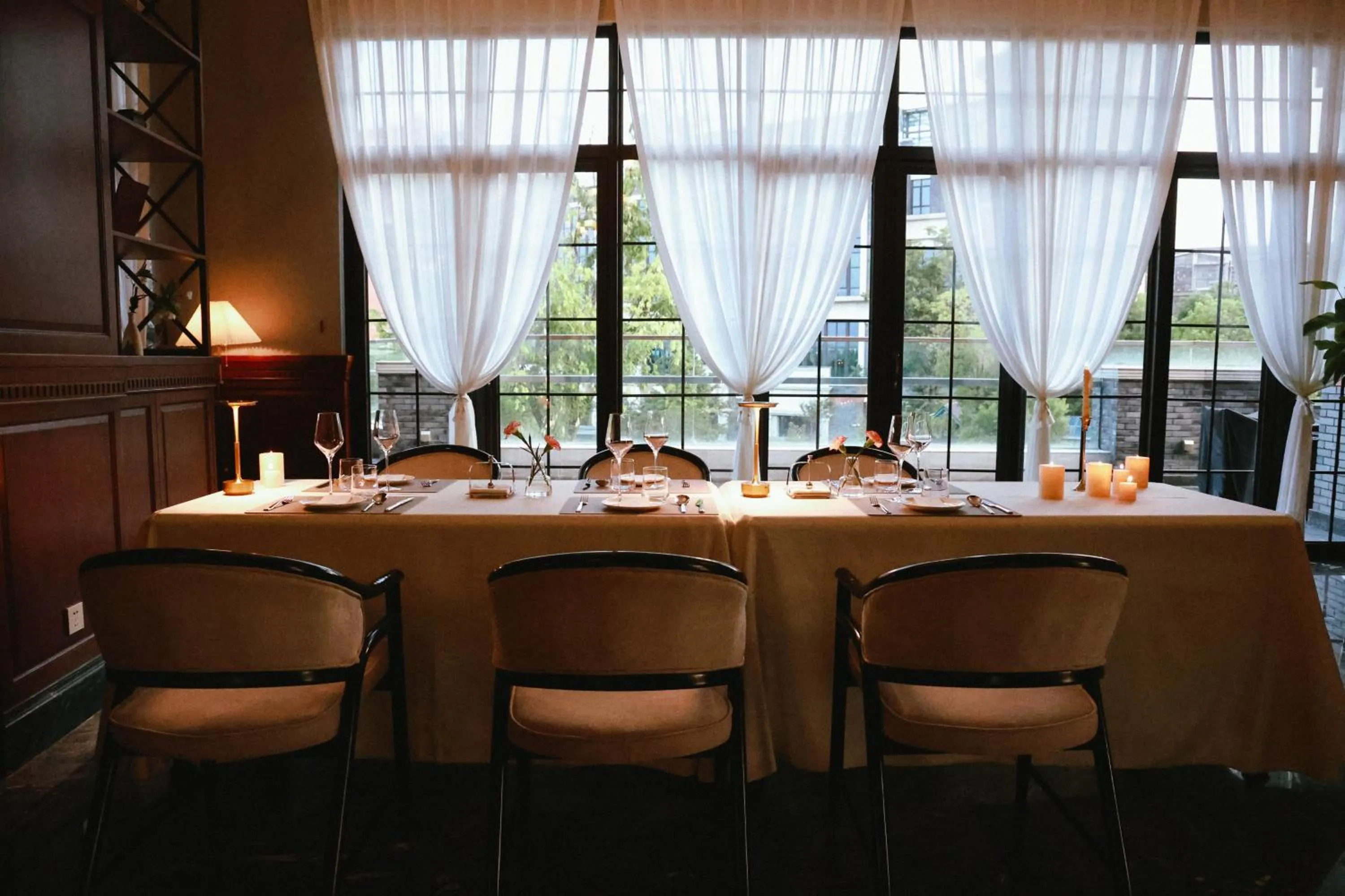 Restaurant/places to eat in Moonrise Hotels Resorts