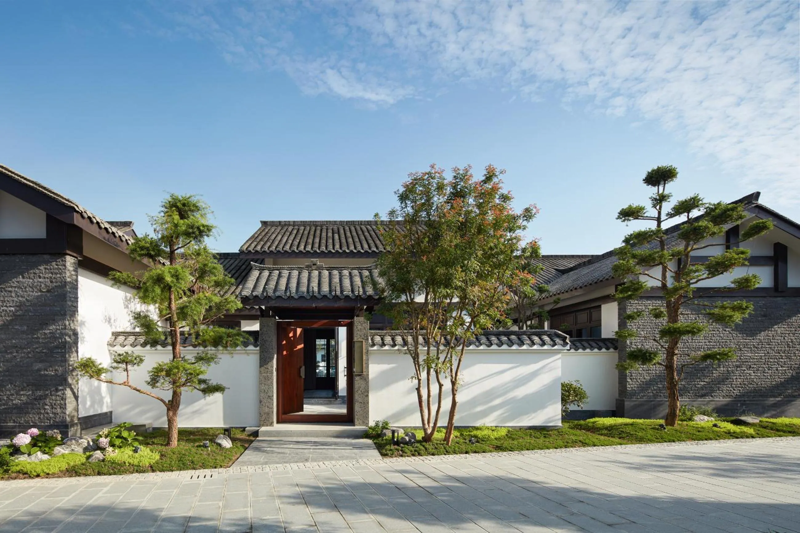 Property building in Moonrise Hotels Resorts