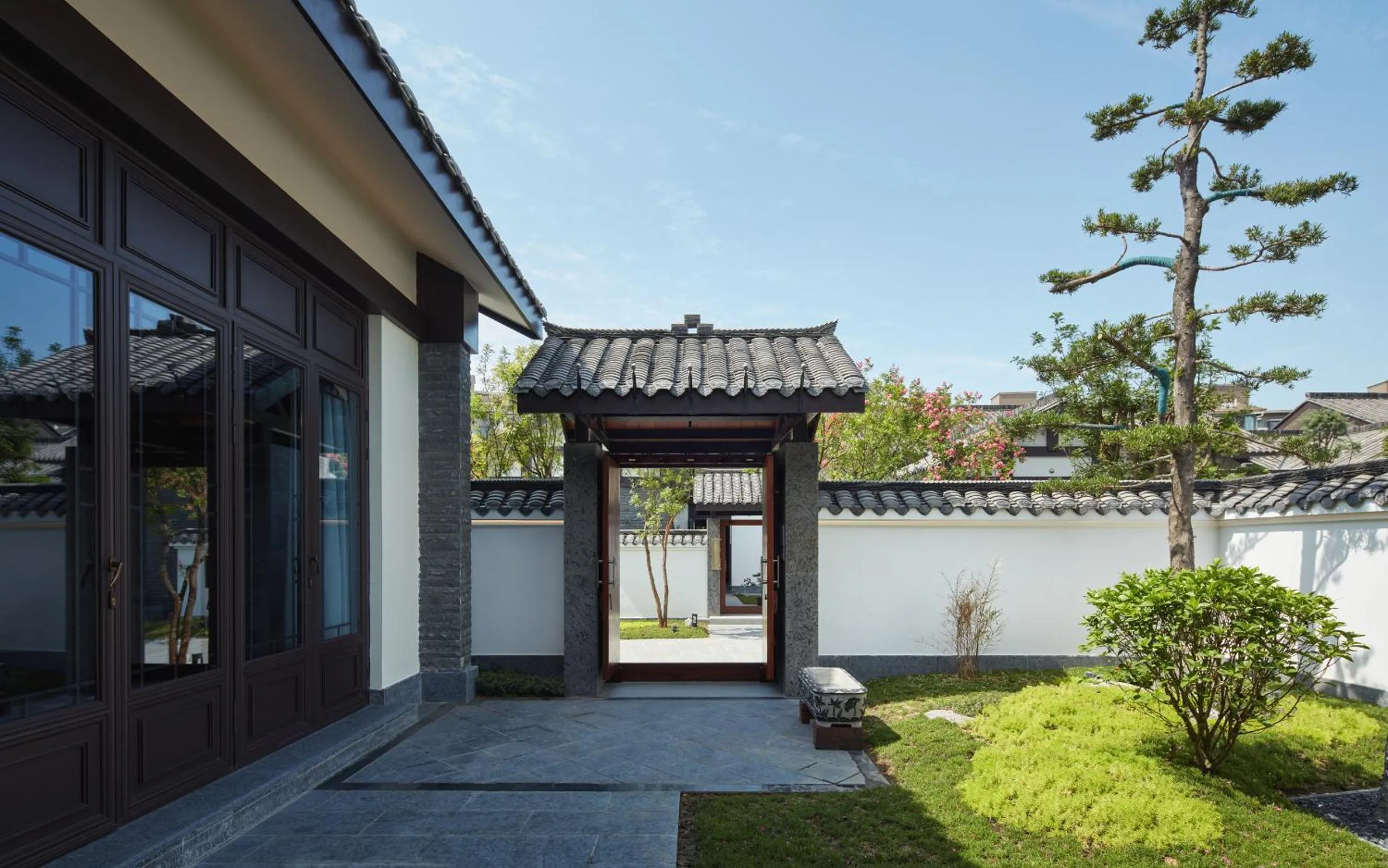 Property building in Moonrise Hotels Resorts